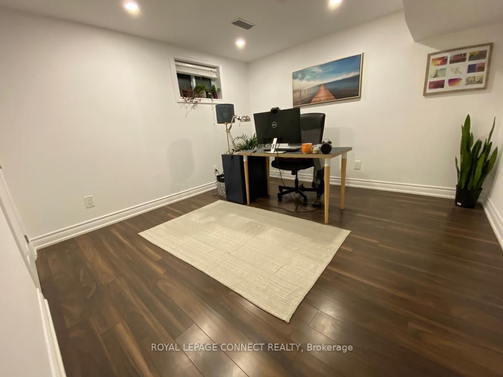 43 Tomlin Cres, #Lower