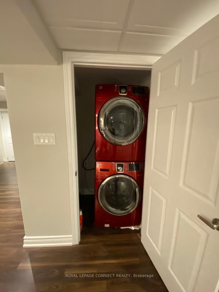 43 Tomlin Cres, #Lower