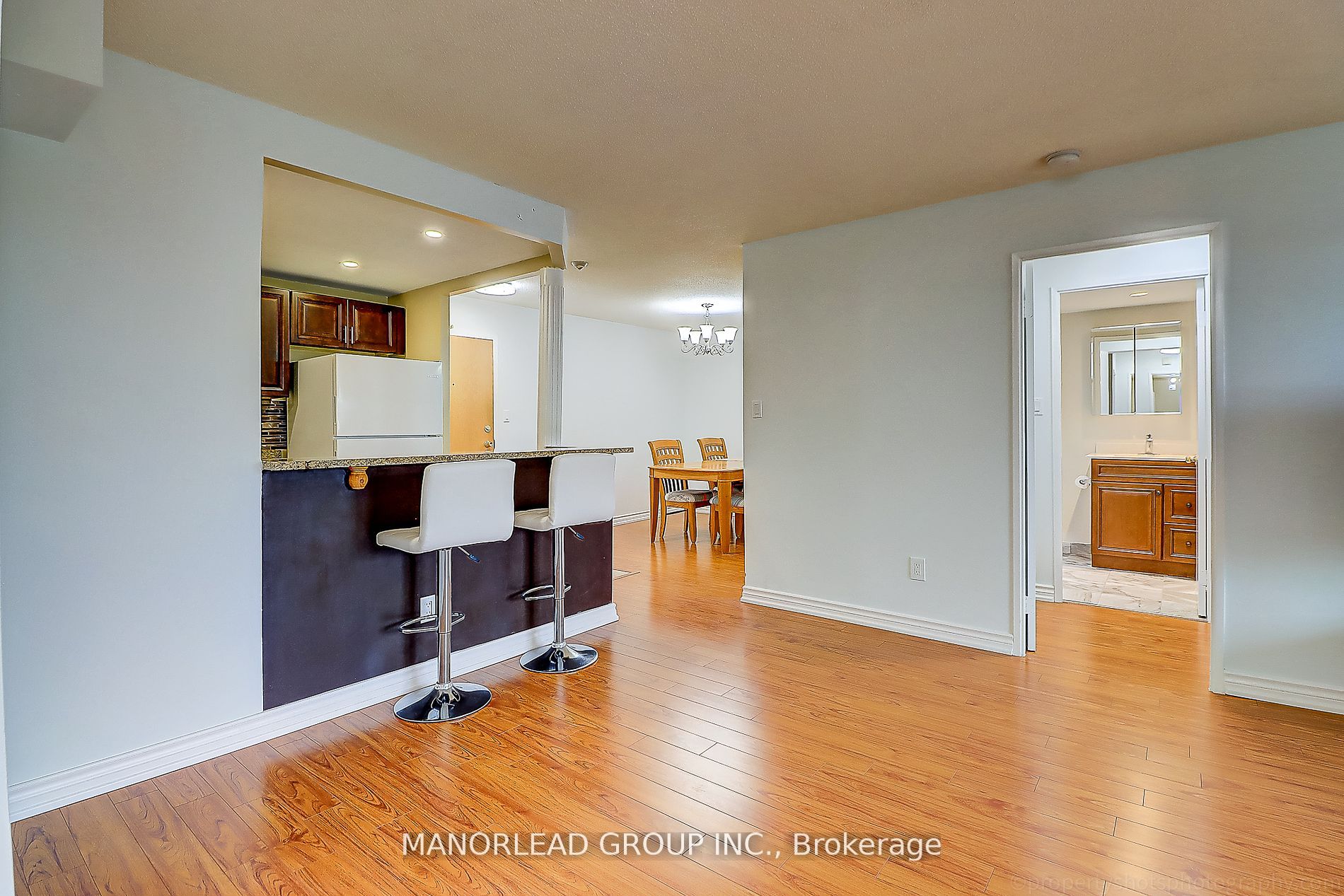 326 Major Mackenzie Dr, #510