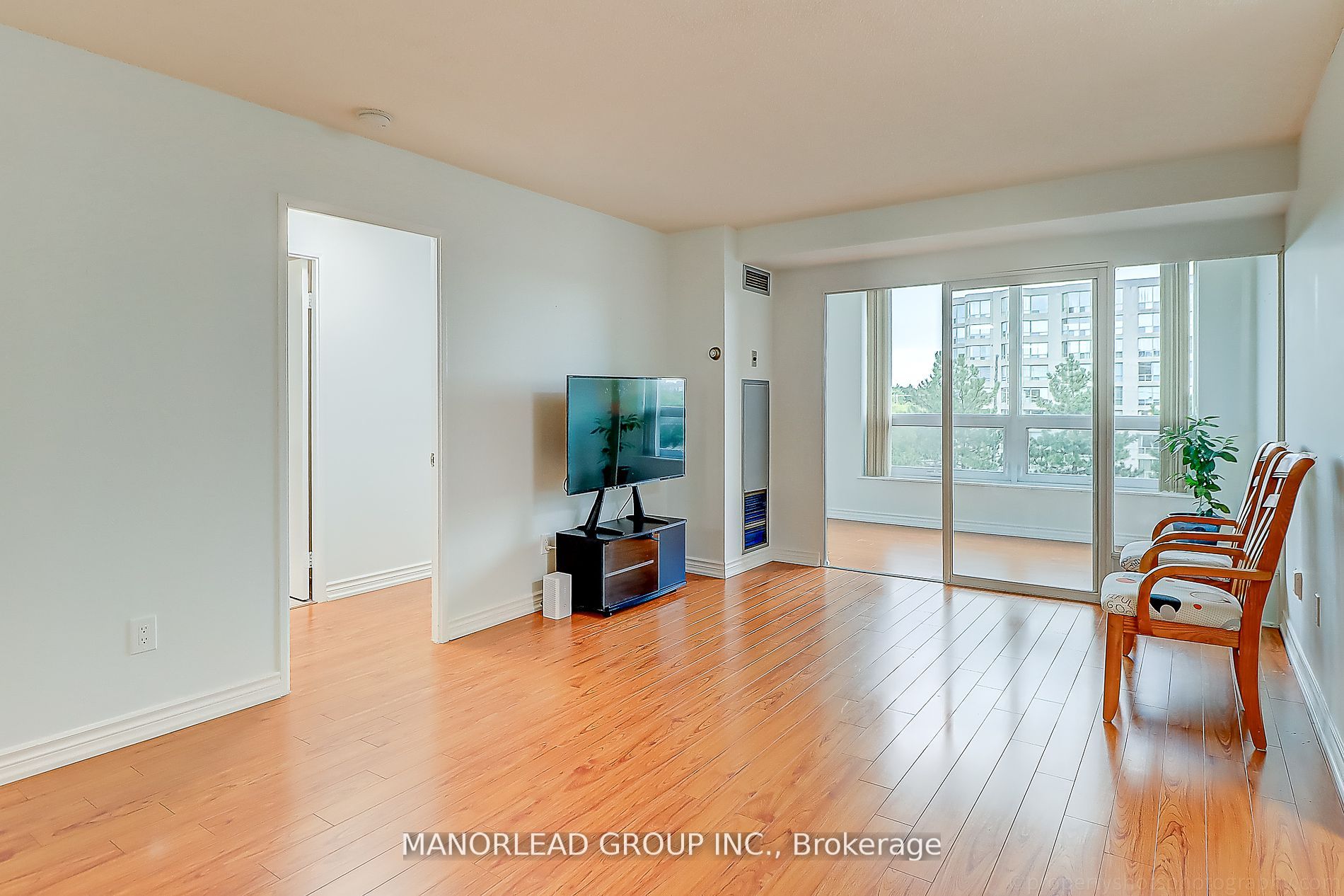 326 Major Mackenzie Dr, #510