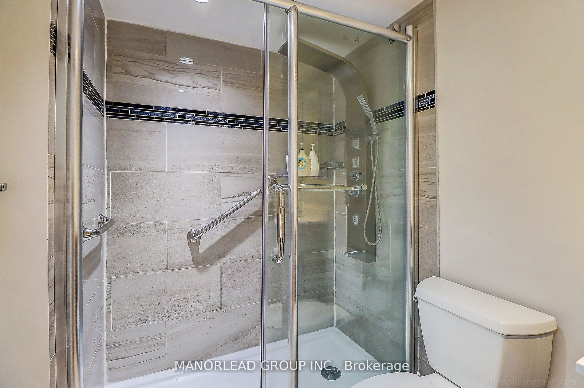 326 Major Mackenzie Dr, #510