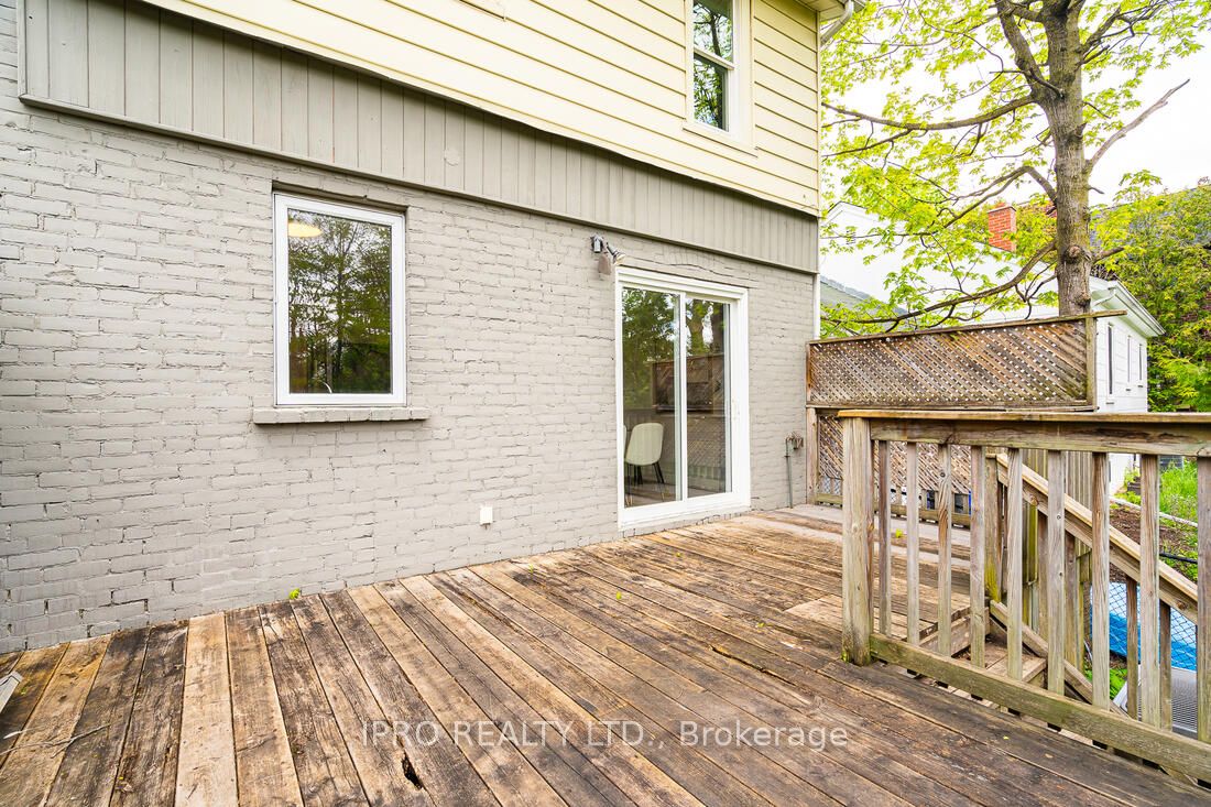 148 Richmond St