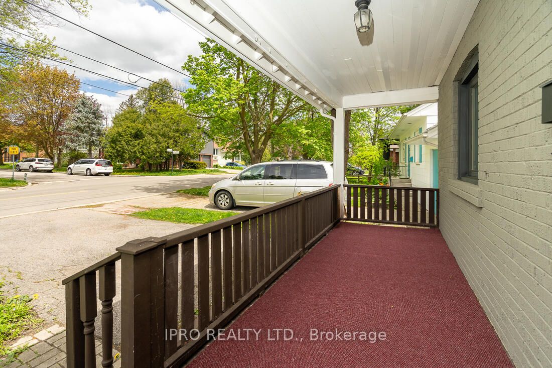 148 Richmond St
