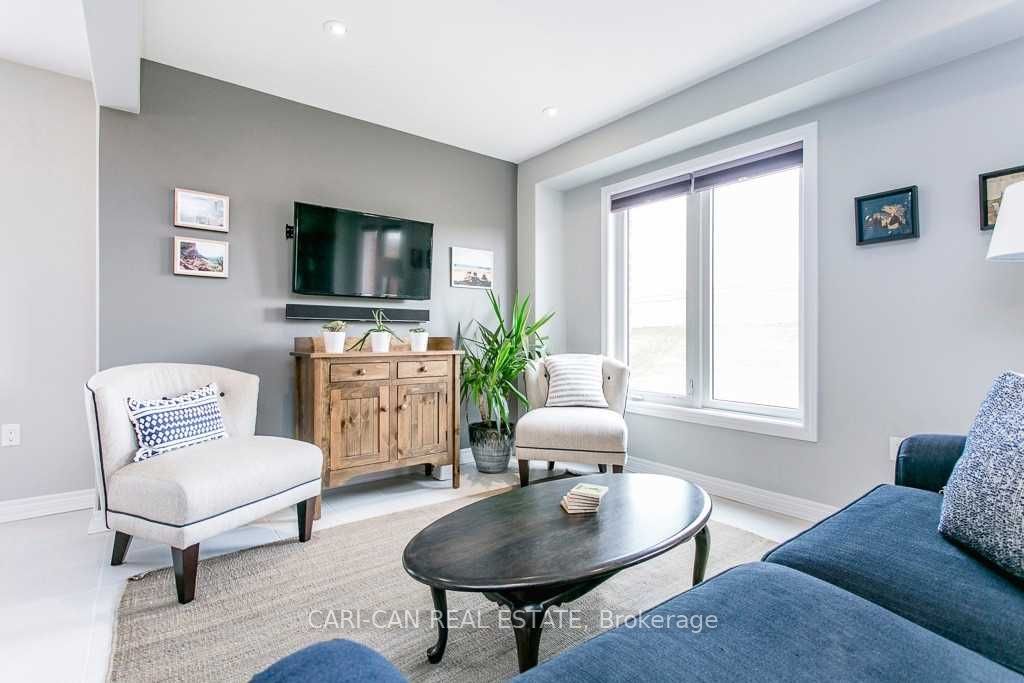 187 Hutchinson Dr