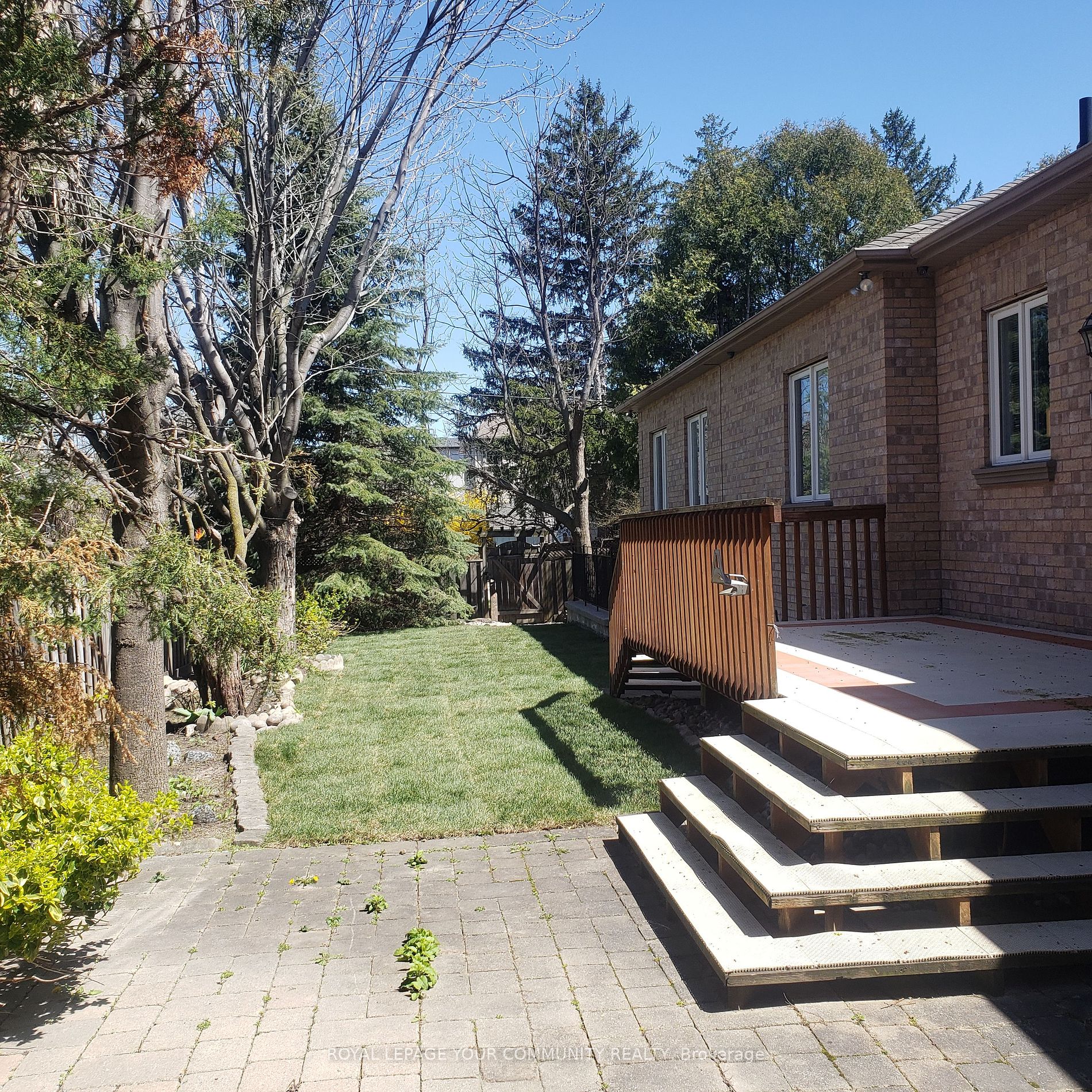 190 Lawrence Avenue