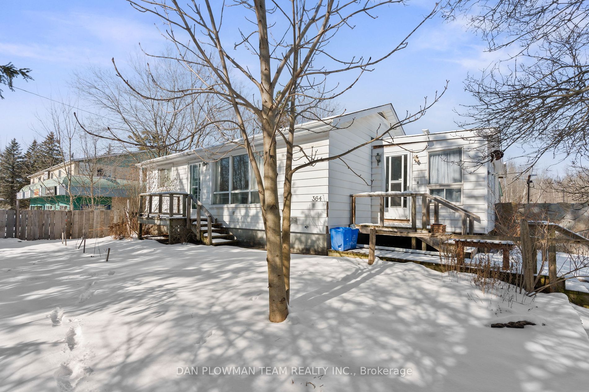 364 Queensville Sdrd W