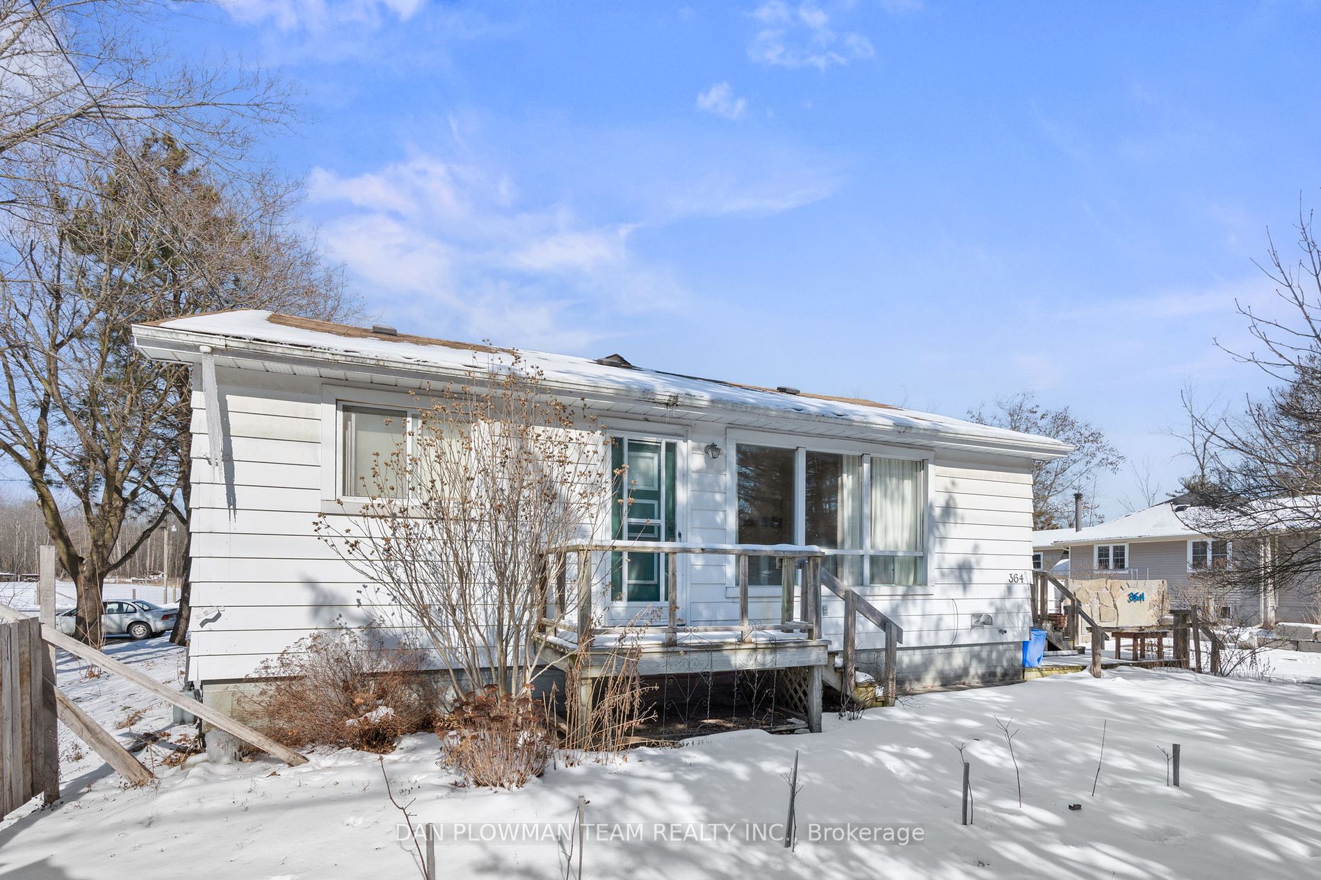 364 Queensville Sdrd W