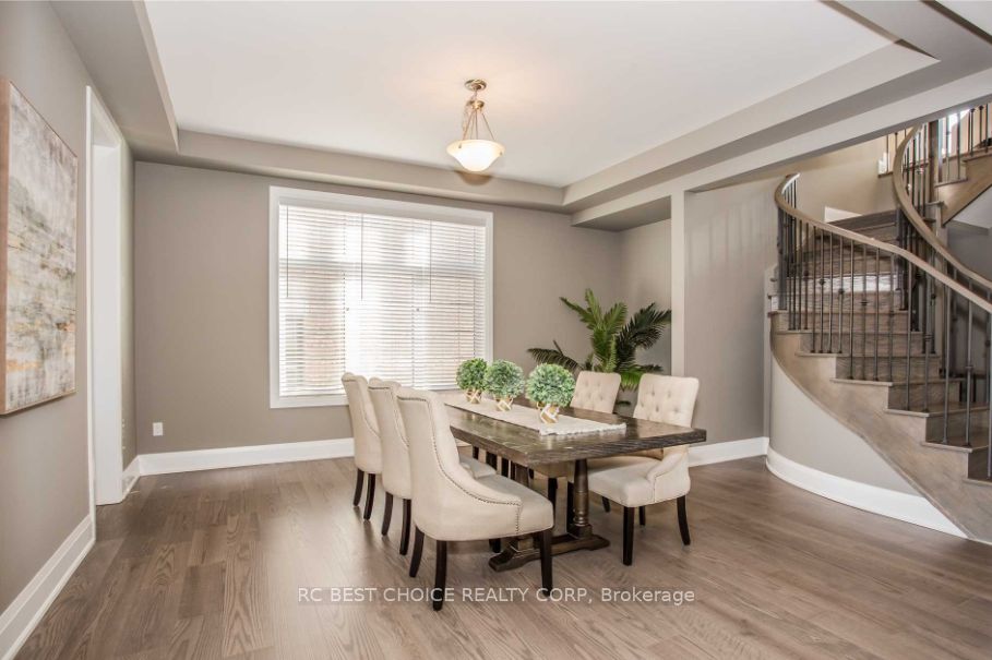 10 Ridgepoint Road