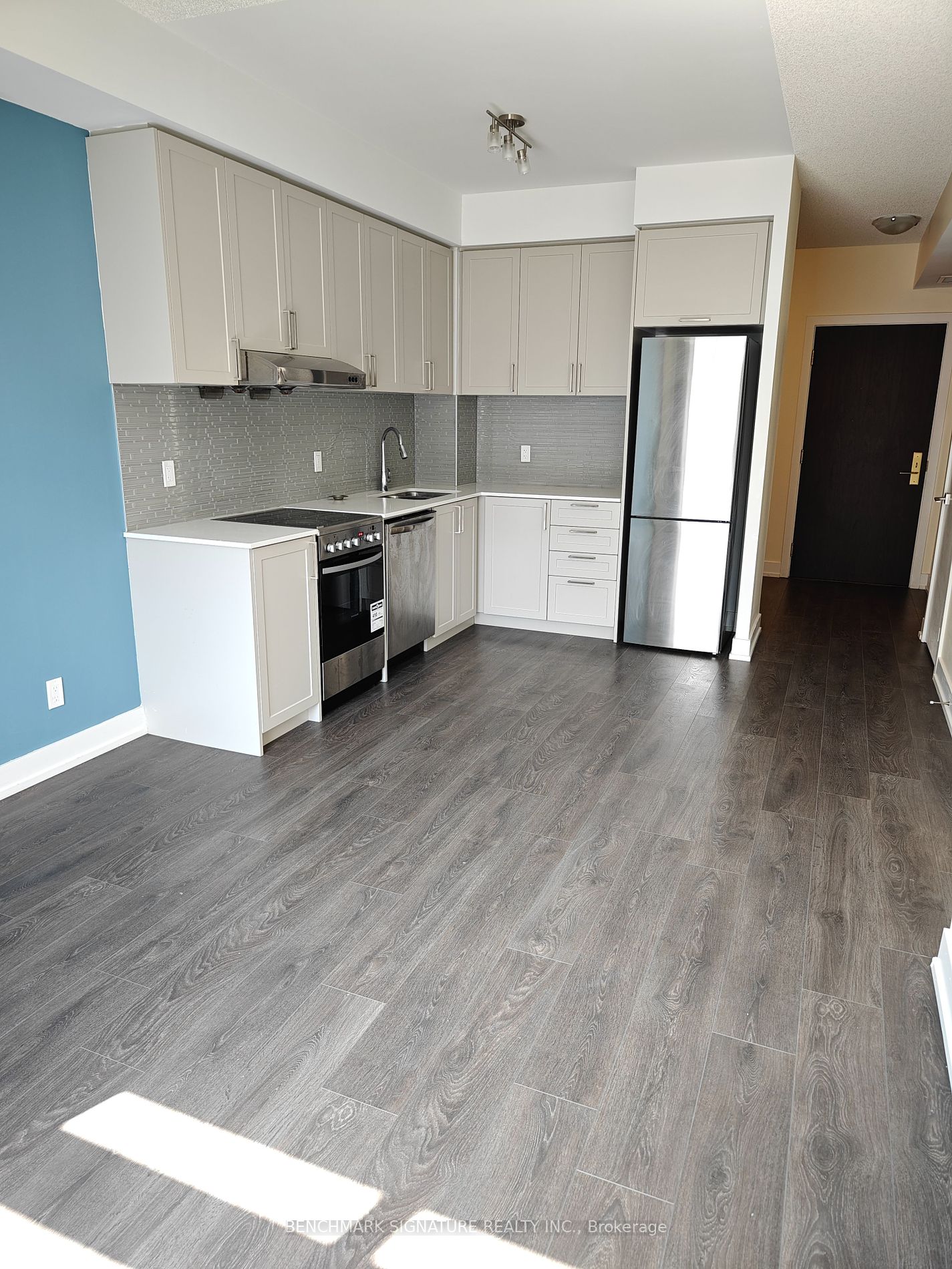 278 Buchanan Dr, #525E