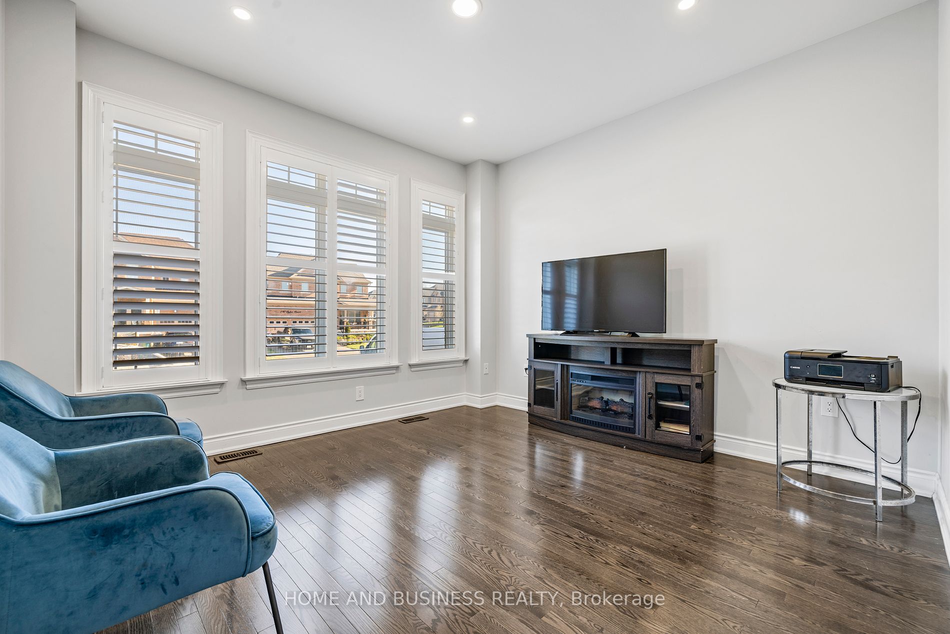 8 W. Dykie Court