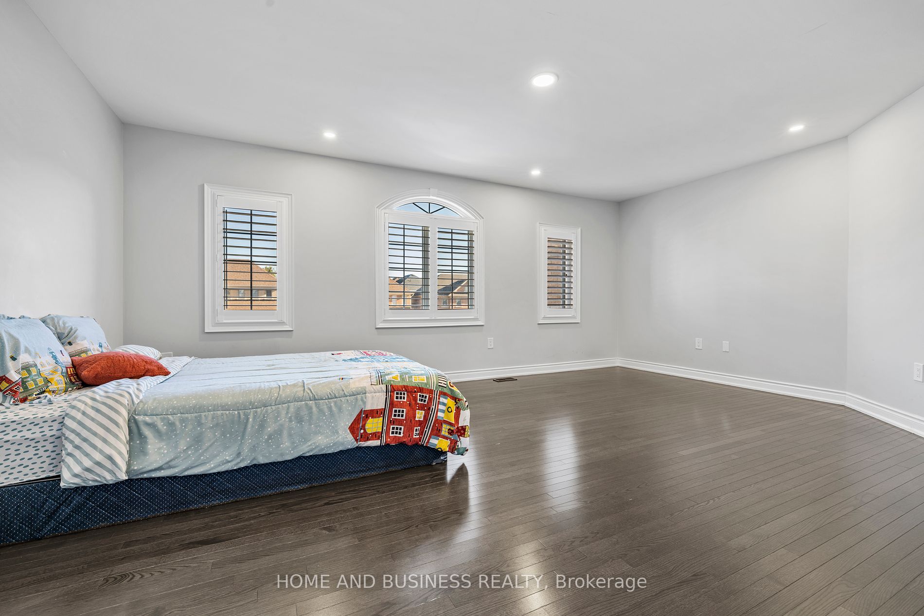 8 W. Dykie Court