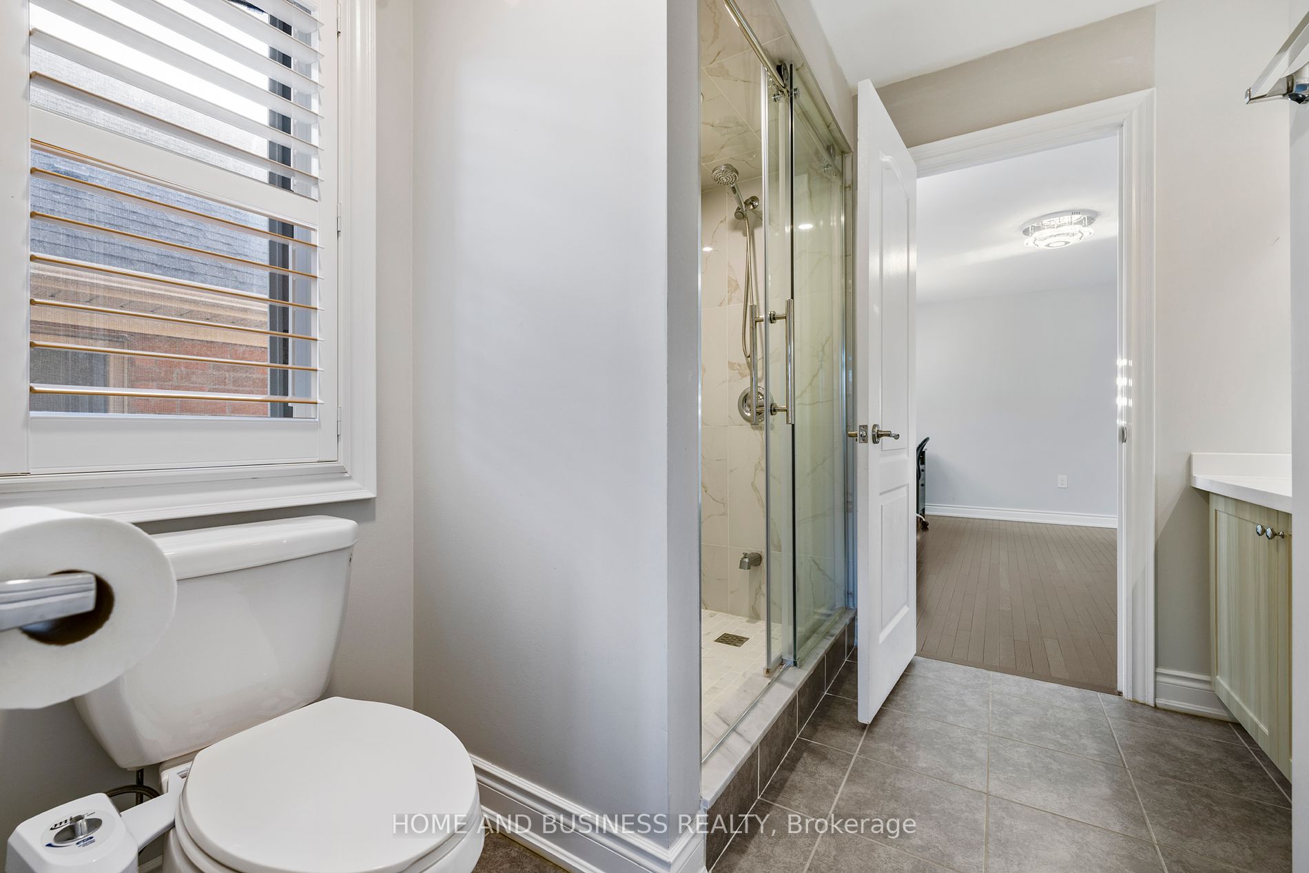 8 W. Dykie Court