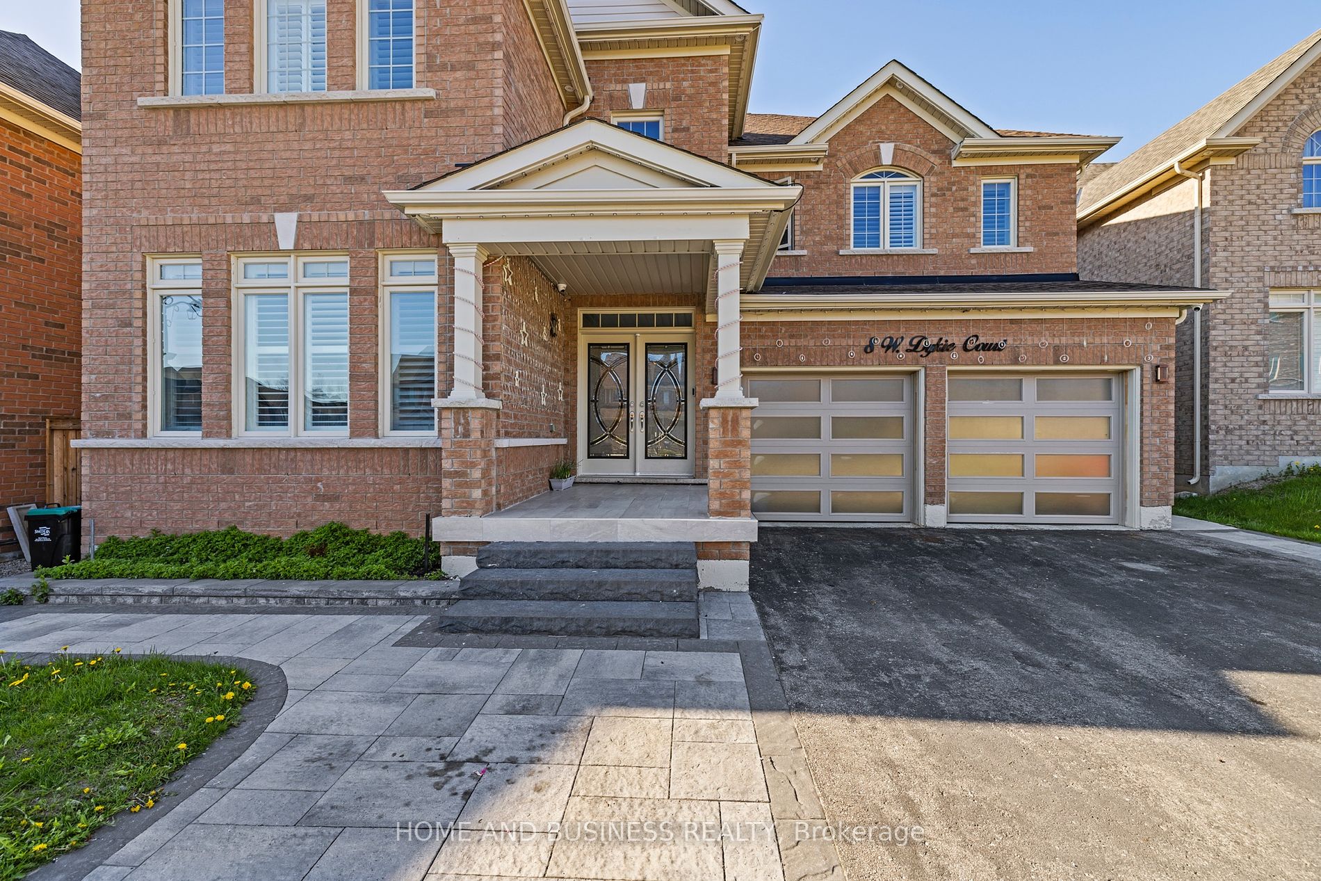 8 W. Dykie Court