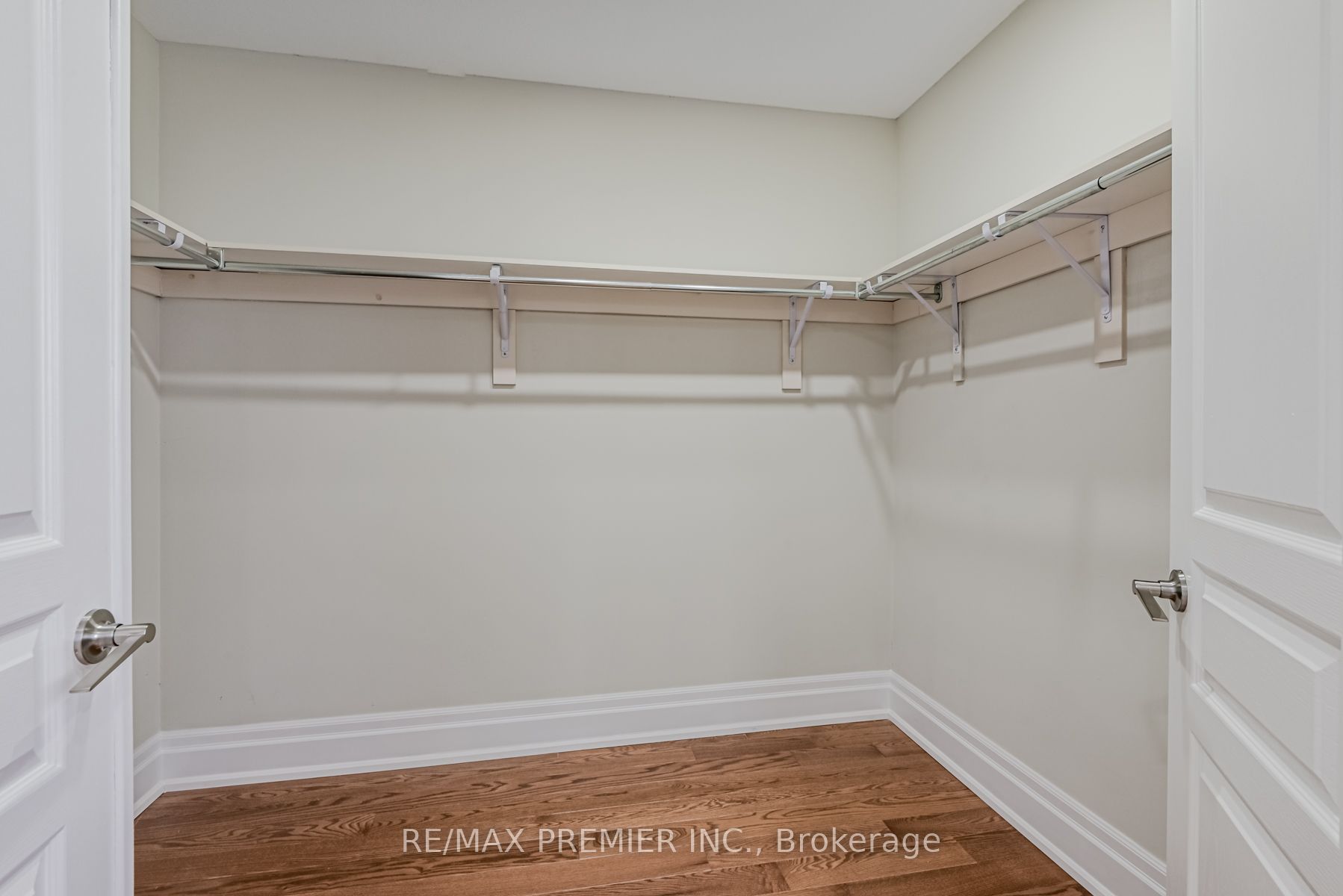 37 Colombo Cres