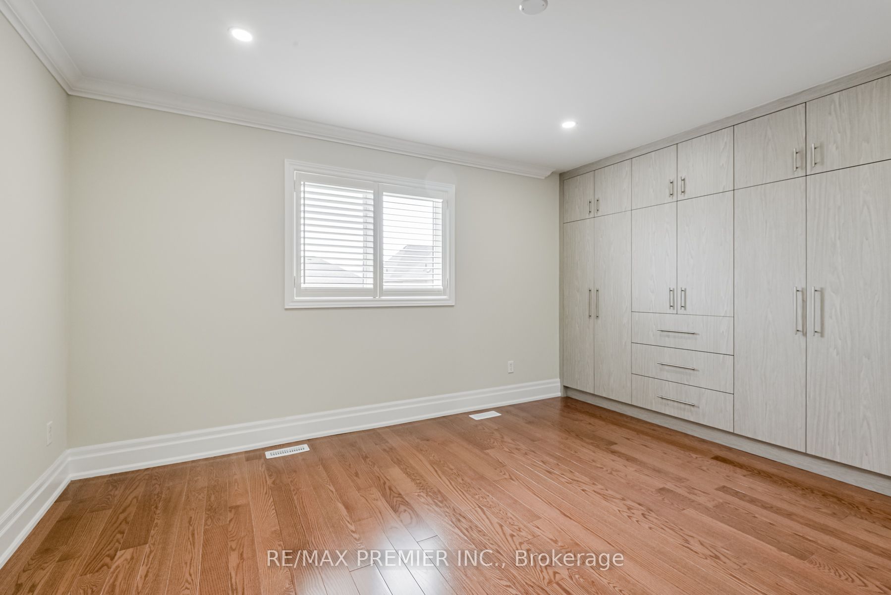 37 Colombo Cres