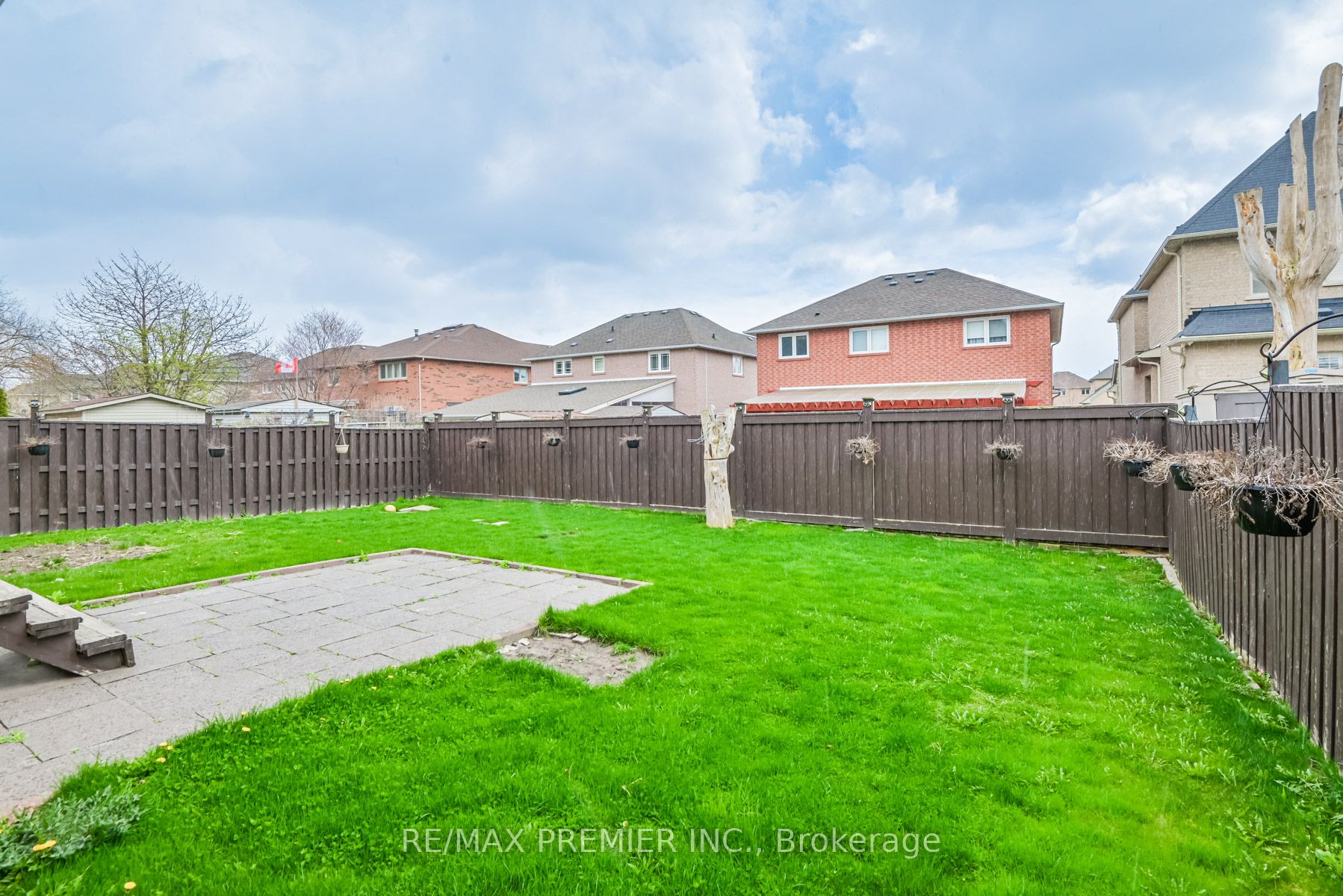 37 Colombo Cres