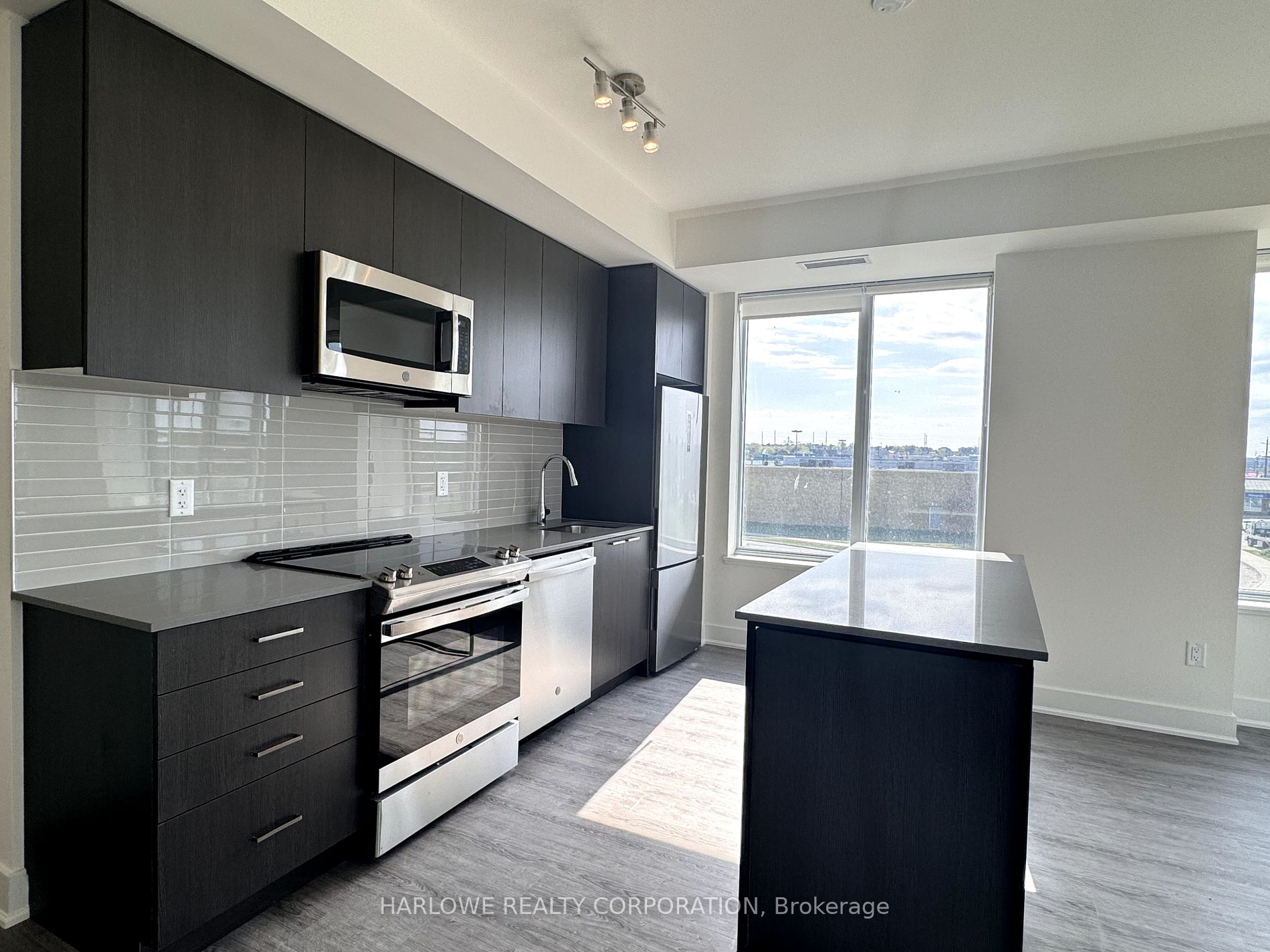 185 Deerfield Road, #311