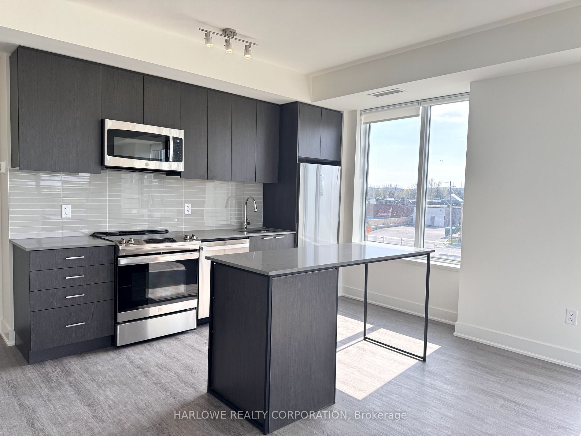 185 Deerfield Road, #311