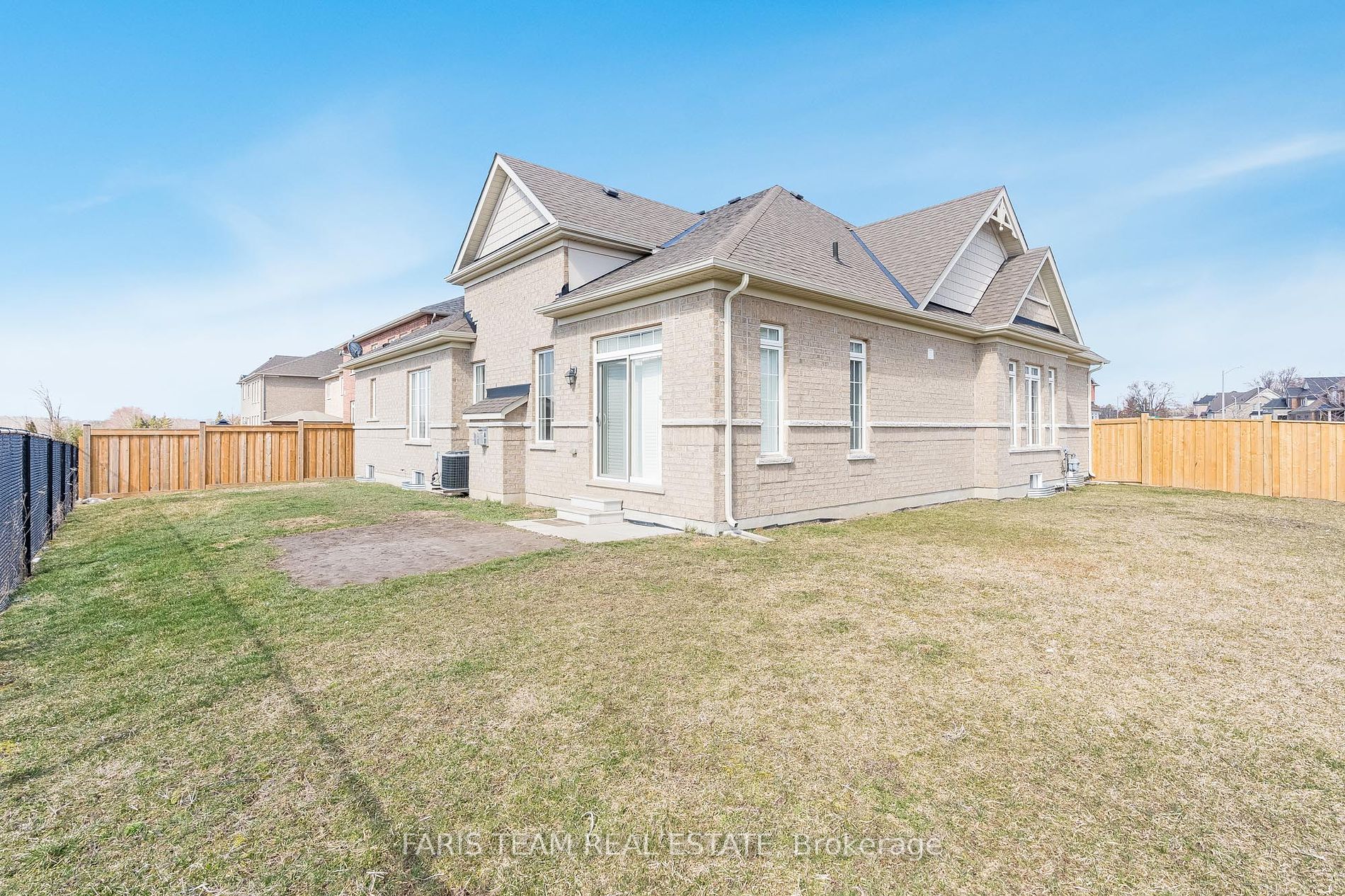 140 Copeland Crescent