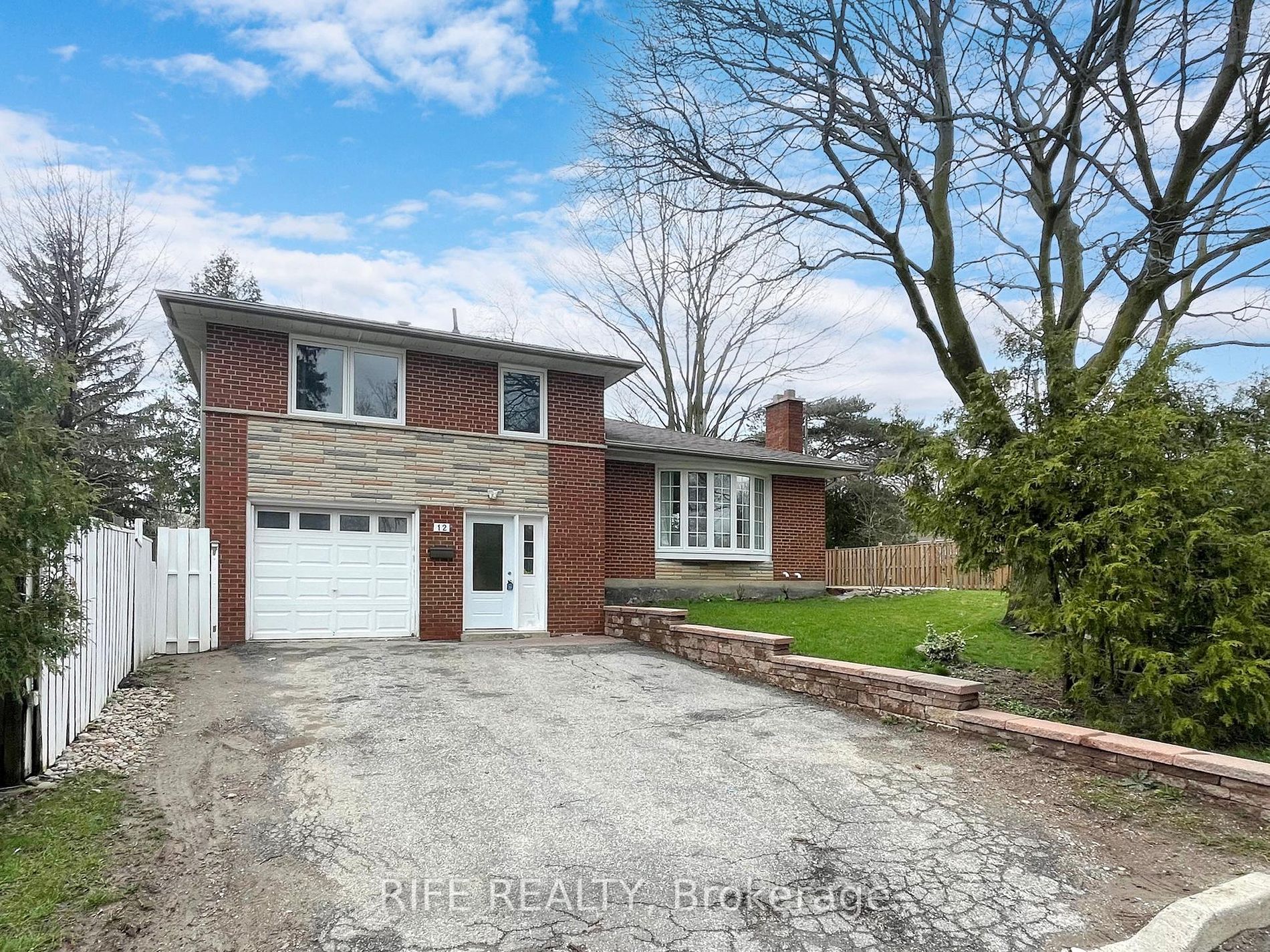 12 Sherwood Forest Drive