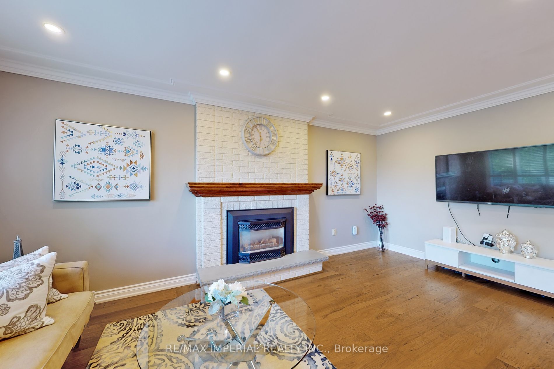 158 Chambers Cres
