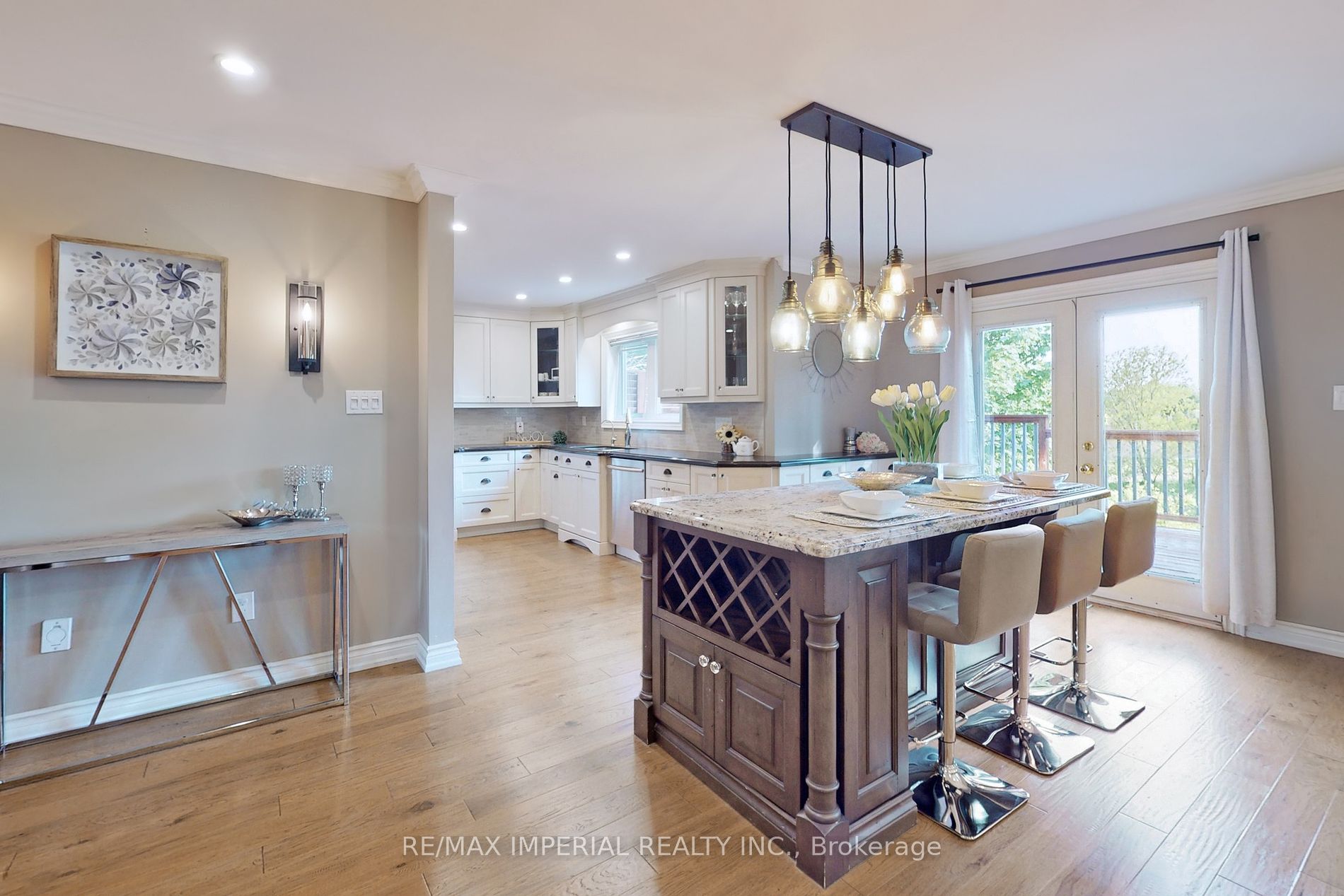 158 Chambers Cres
