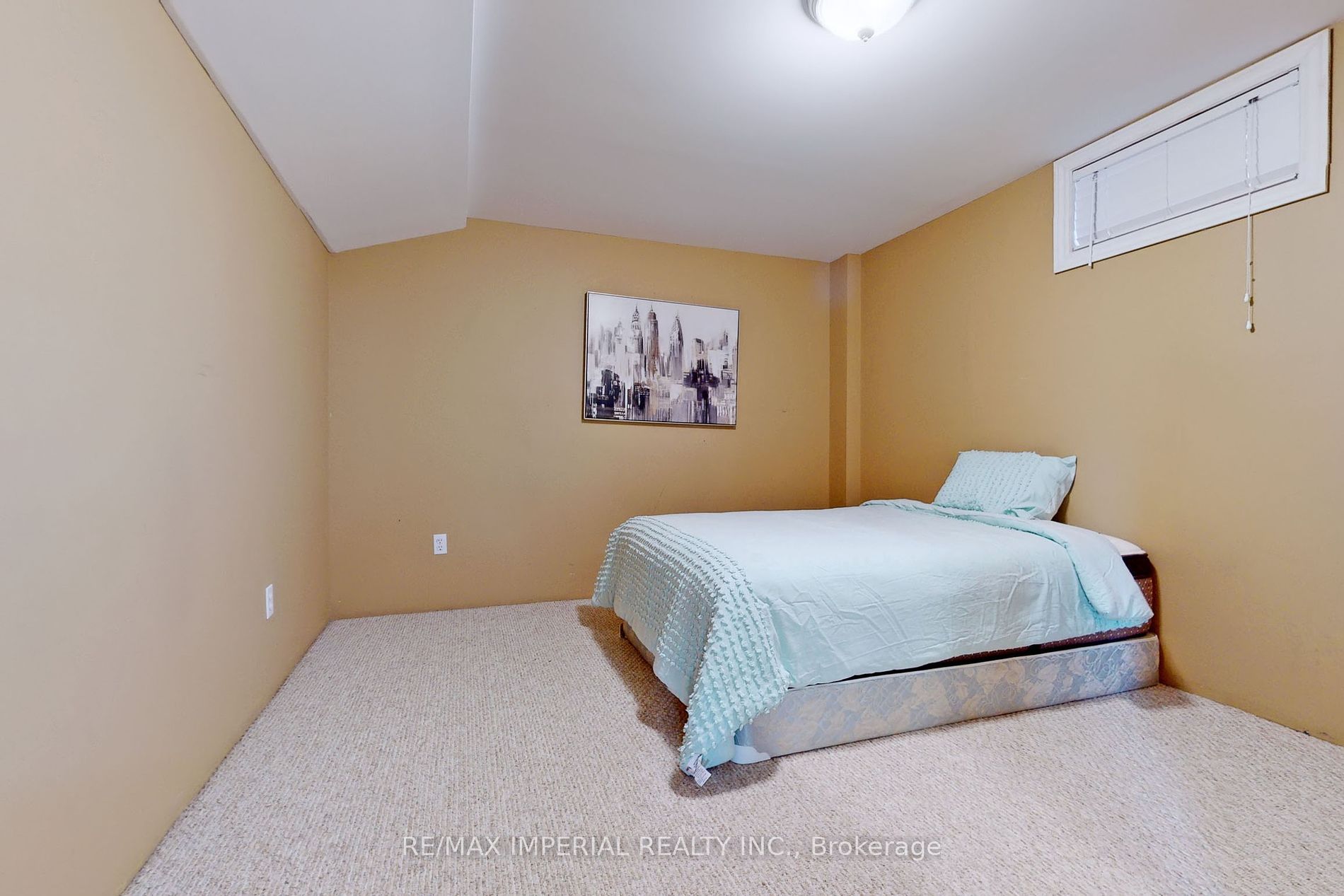 158 Chambers Cres