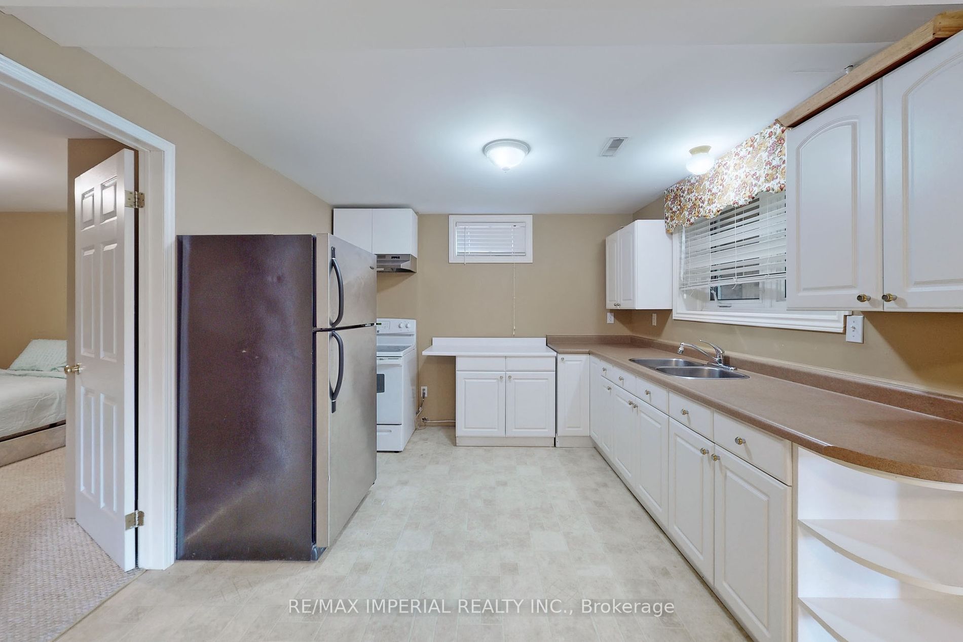 158 Chambers Cres