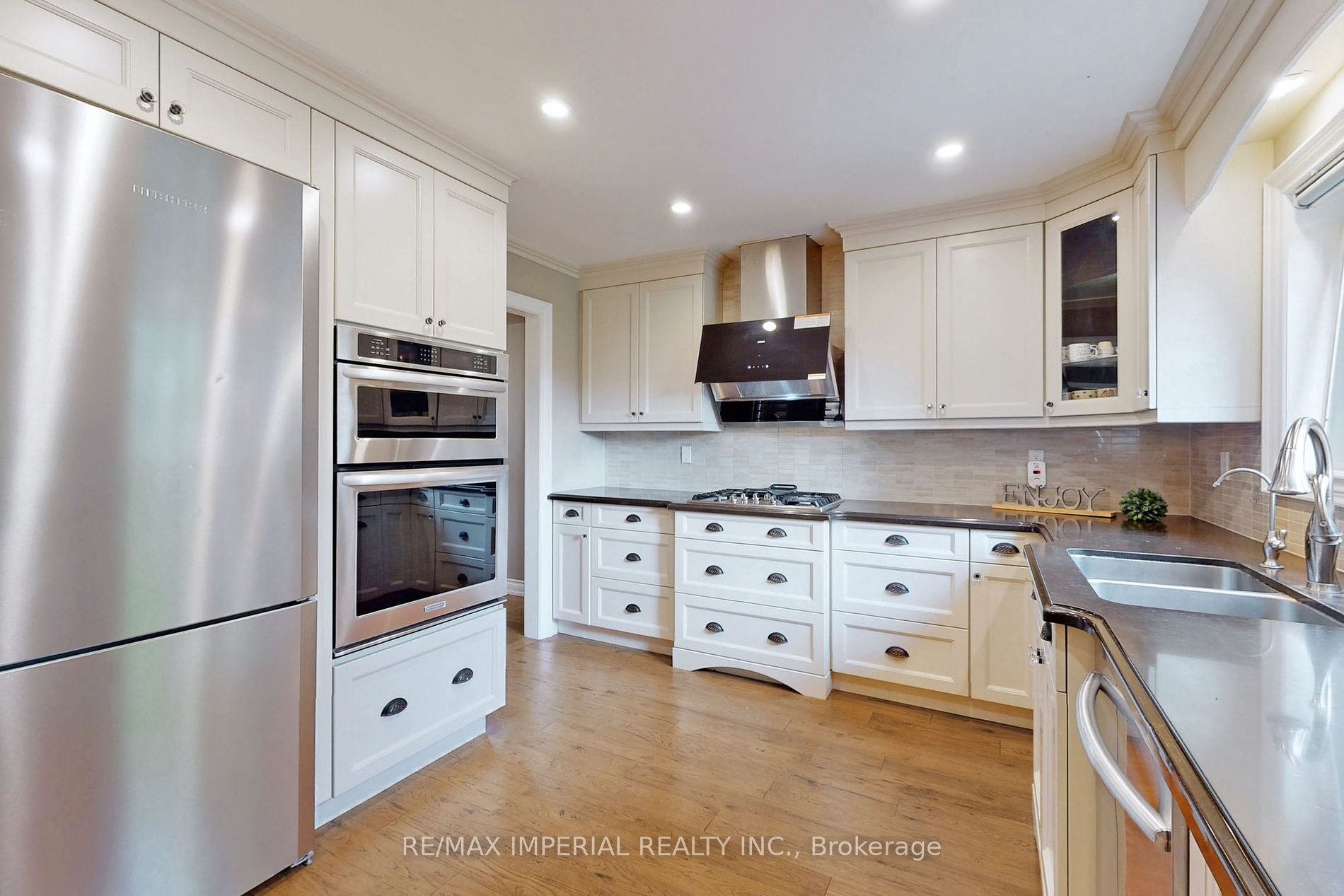 158 Chambers Cres