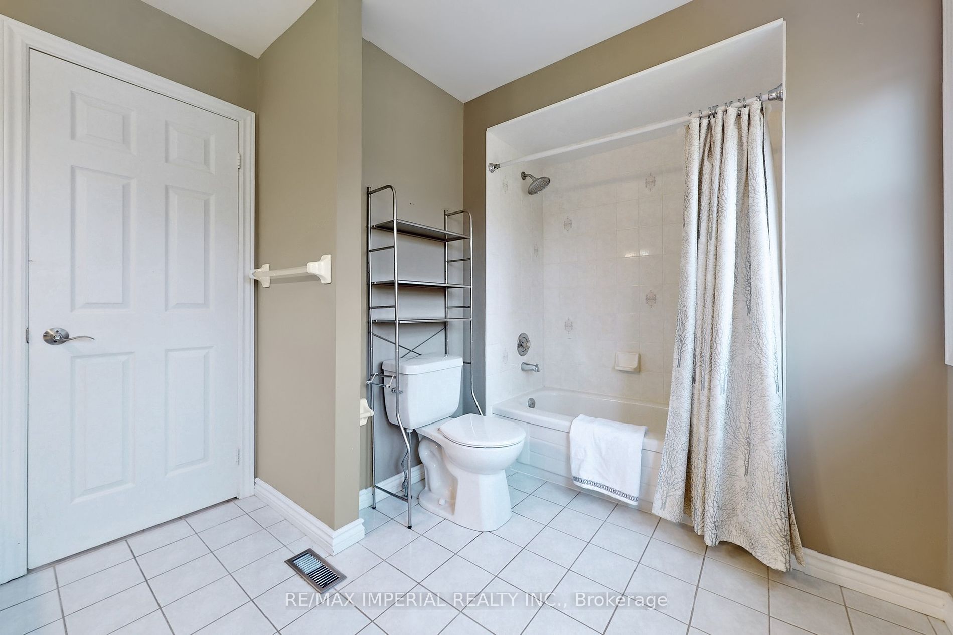 158 Chambers Cres