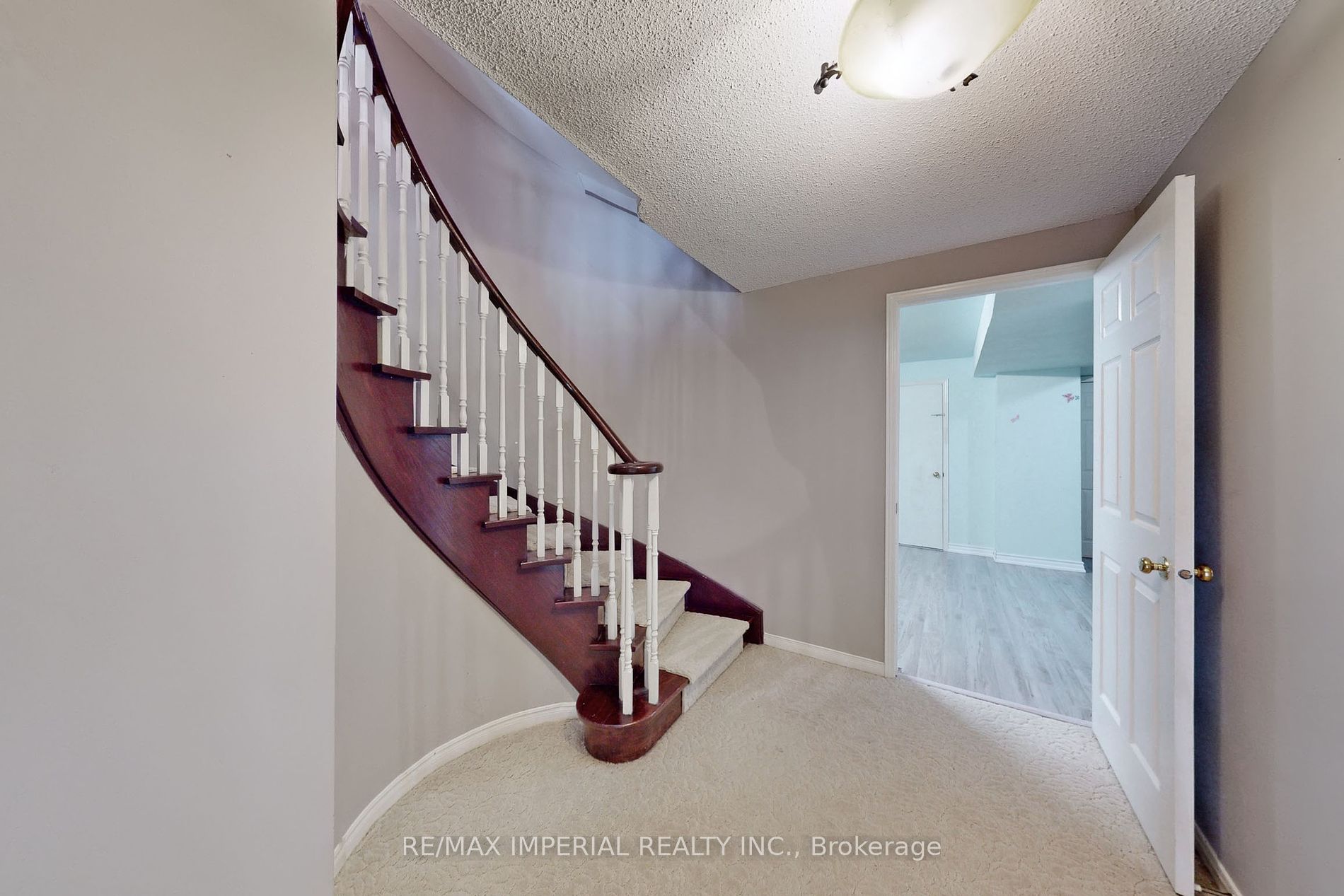 158 Chambers Cres