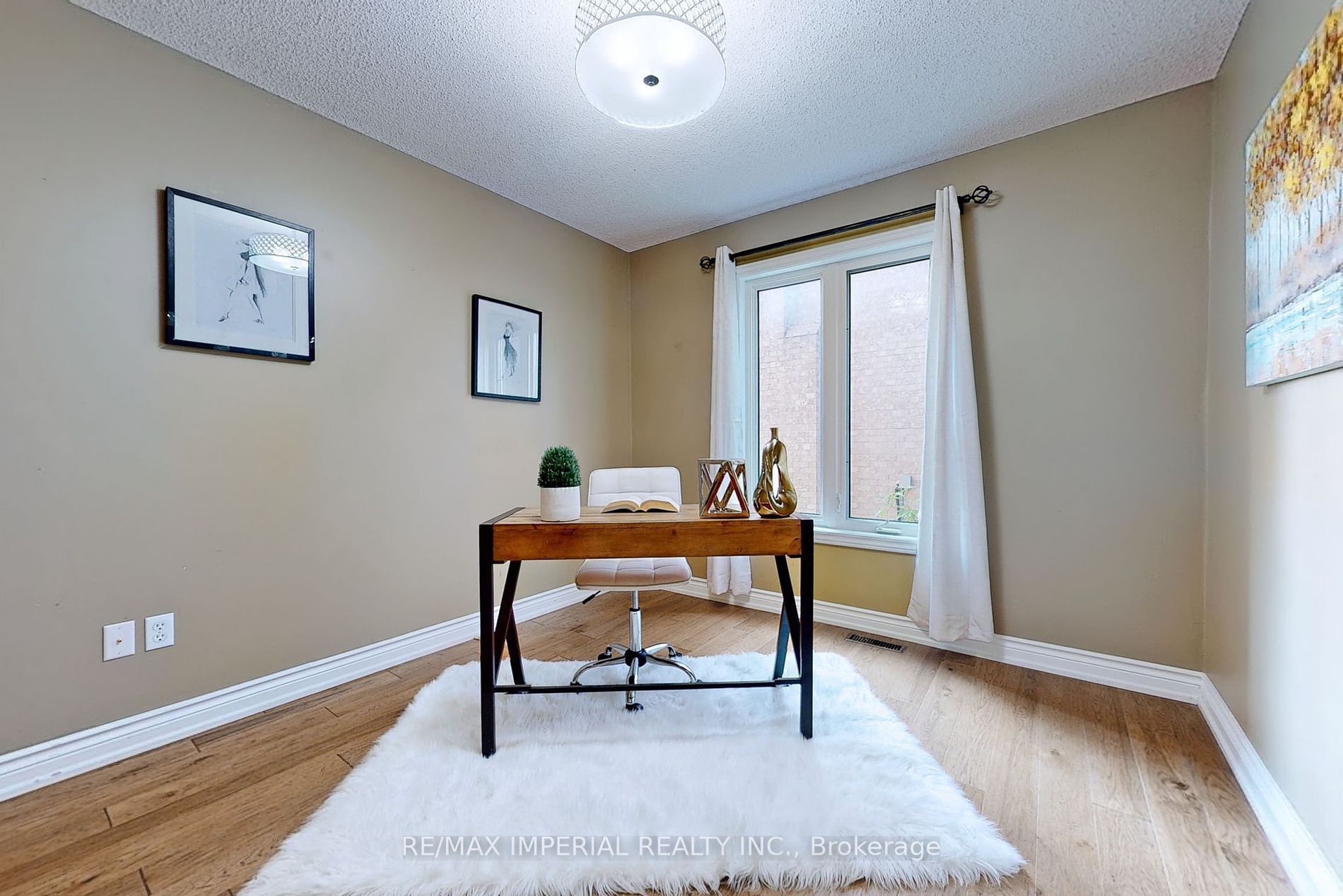 158 Chambers Cres
