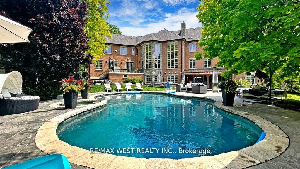 32 Daleview Crt