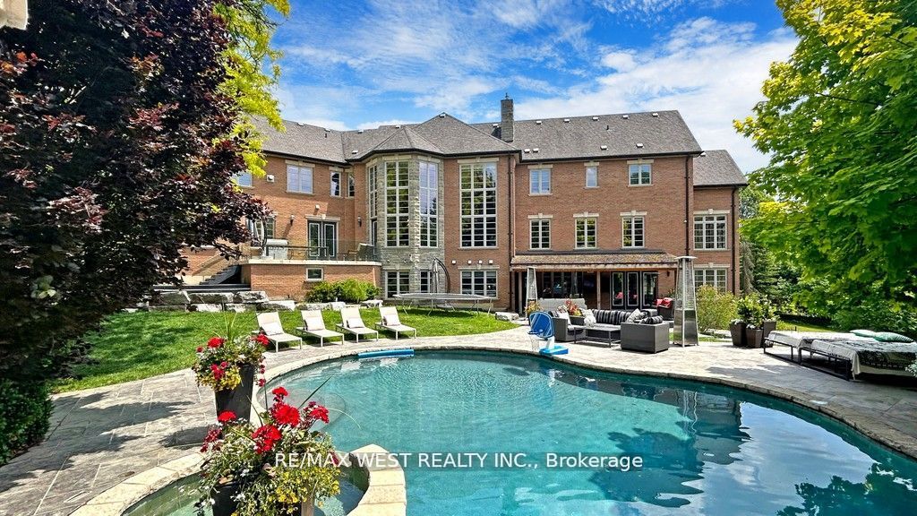 32 Daleview Crt