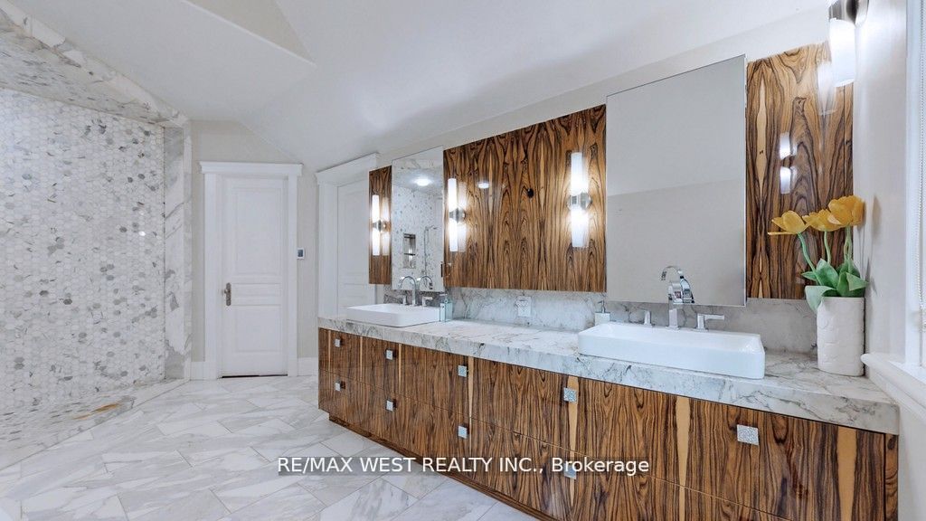 32 Daleview Crt