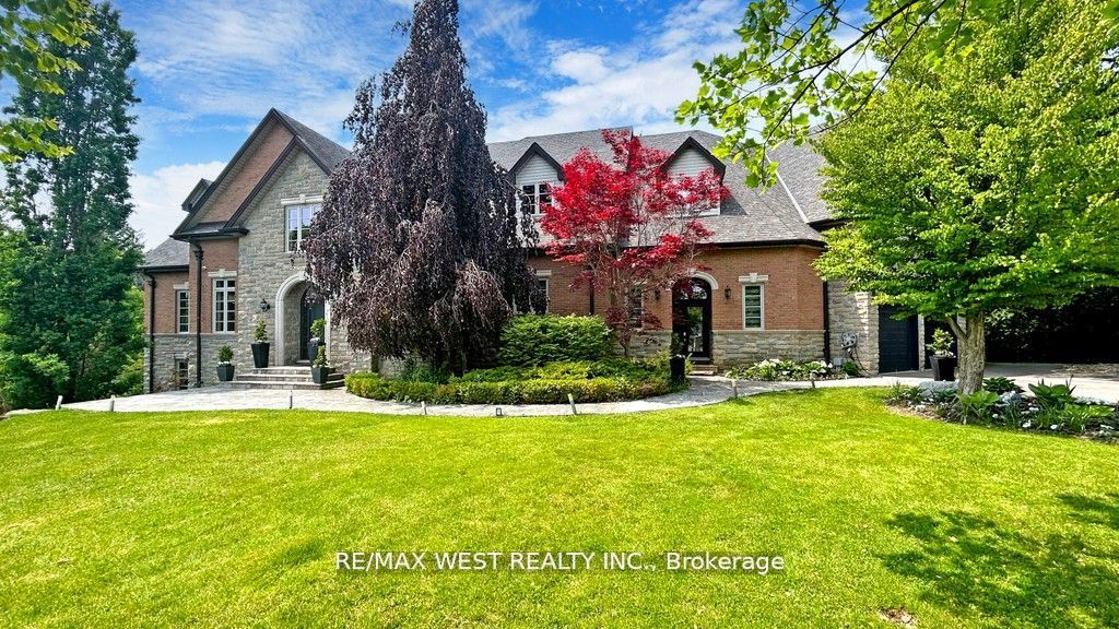 32 Daleview Crt
