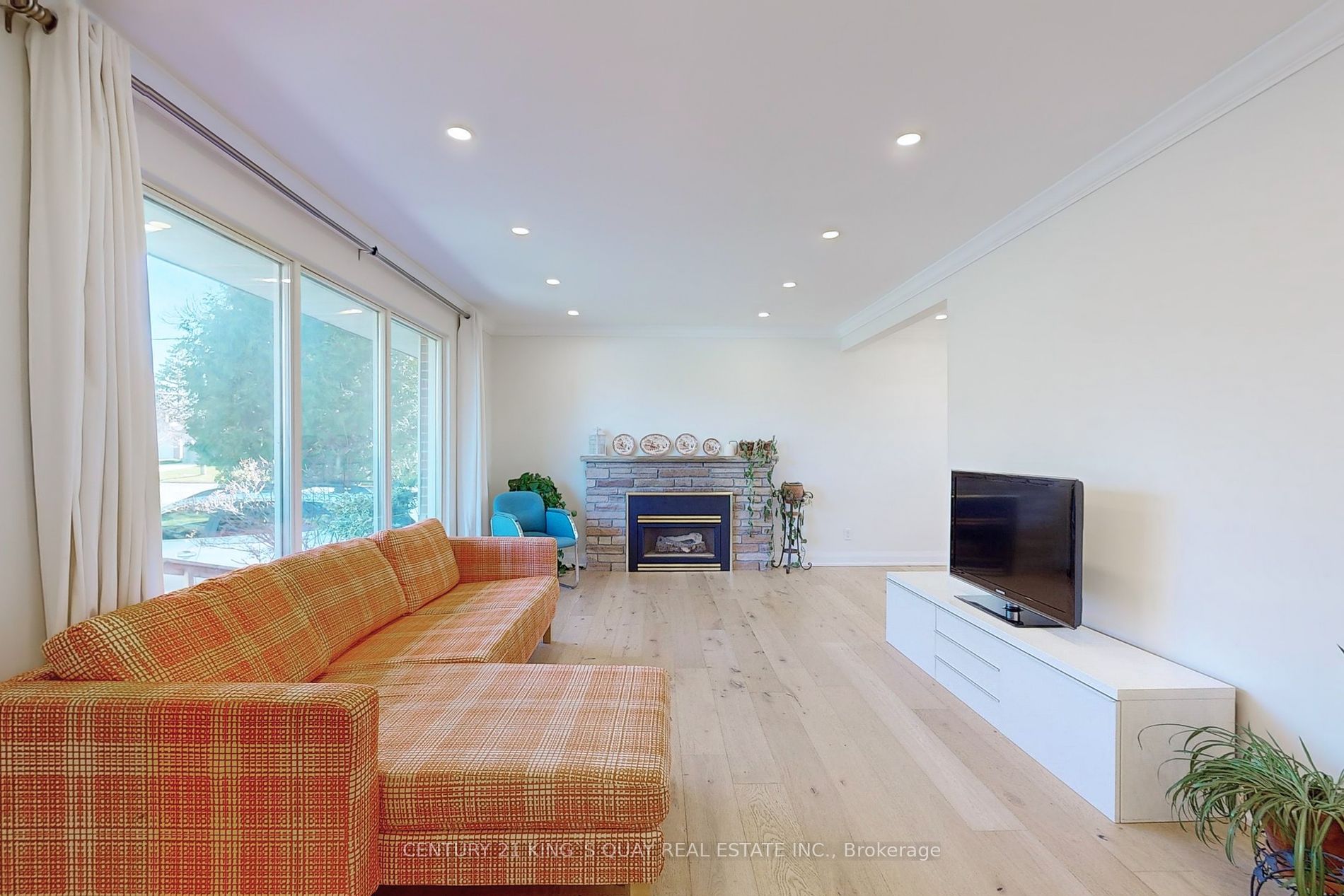 4 Honeybourne Cres
