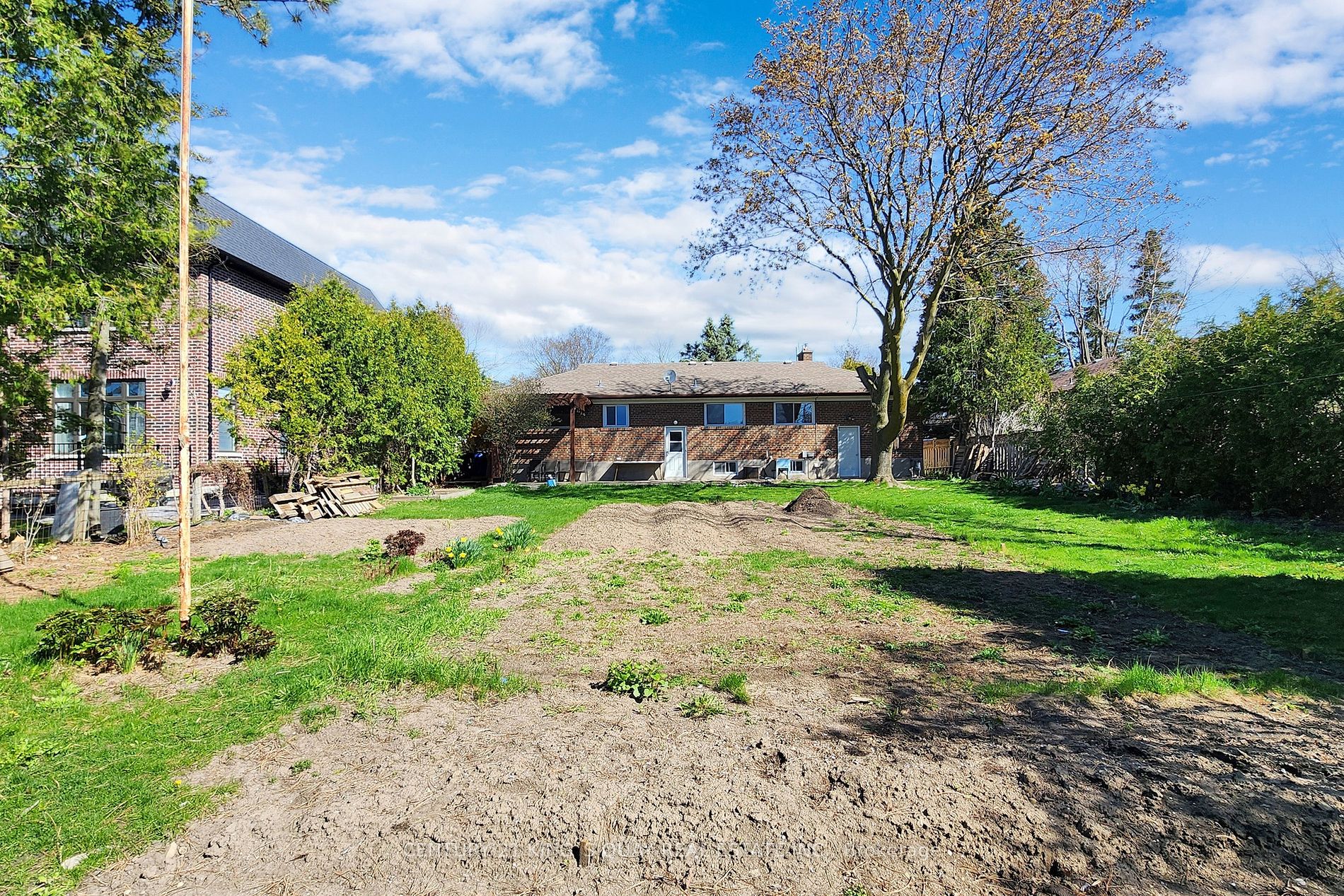 4 Honeybourne Cres