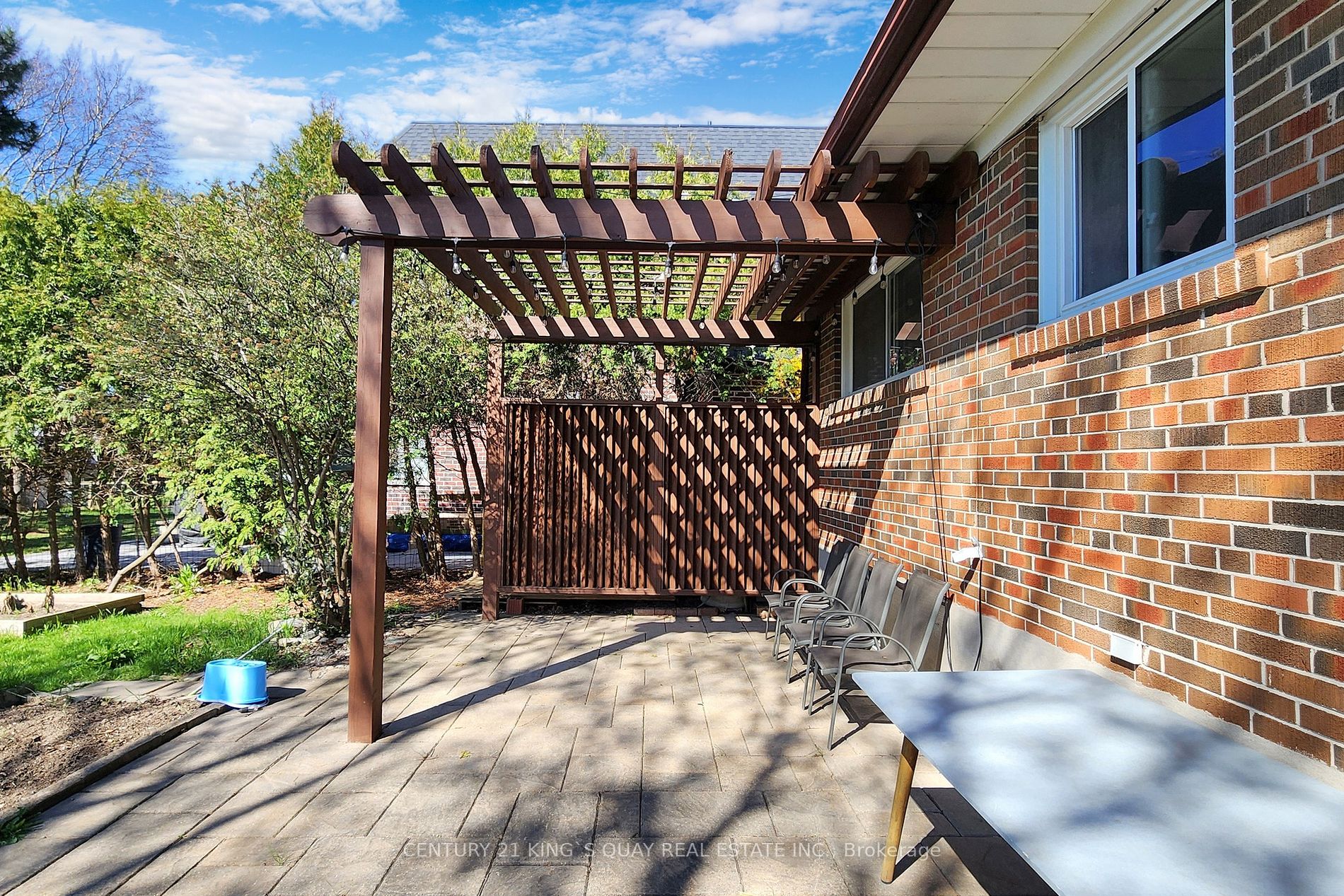 4 Honeybourne Cres