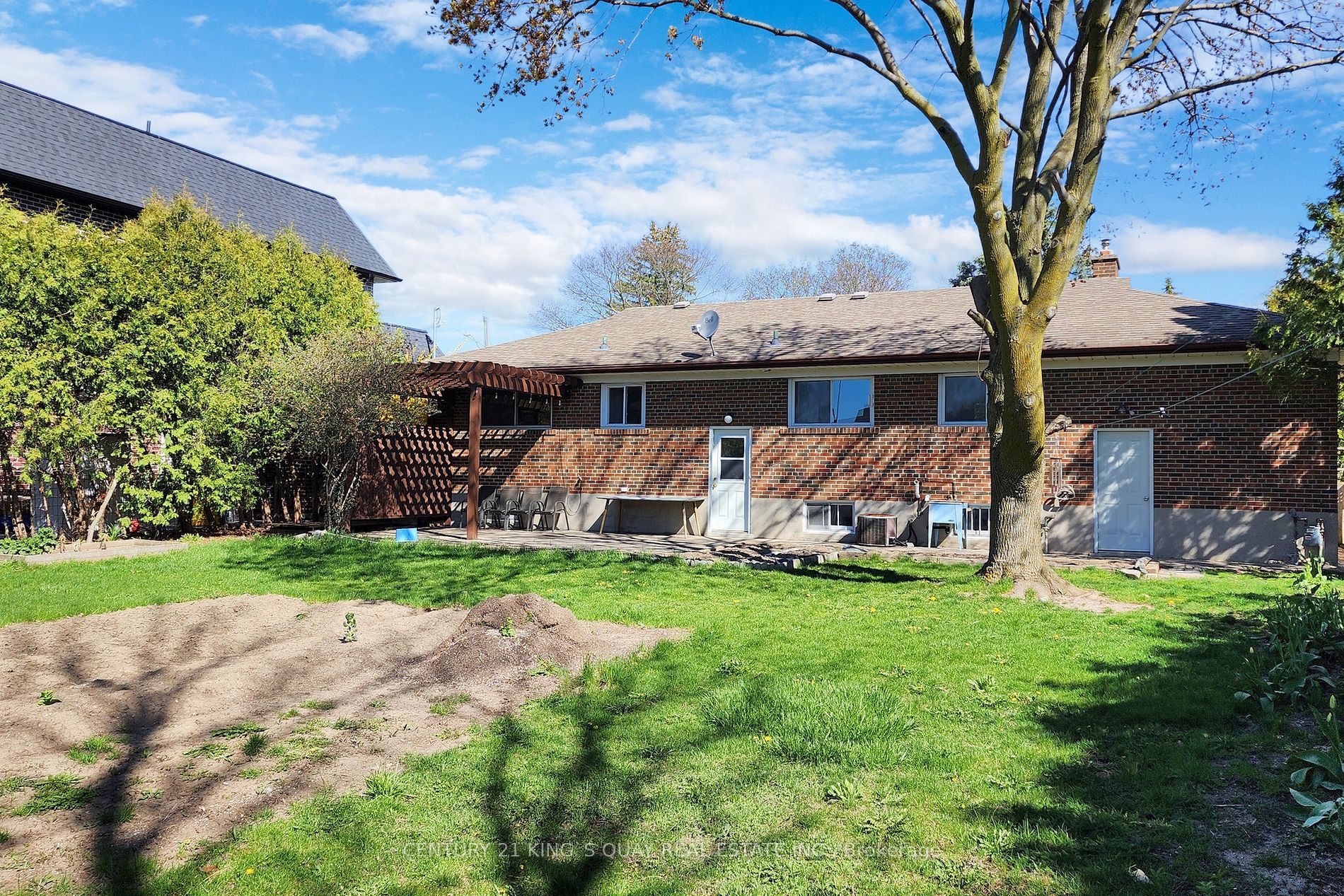 4 Honeybourne Cres