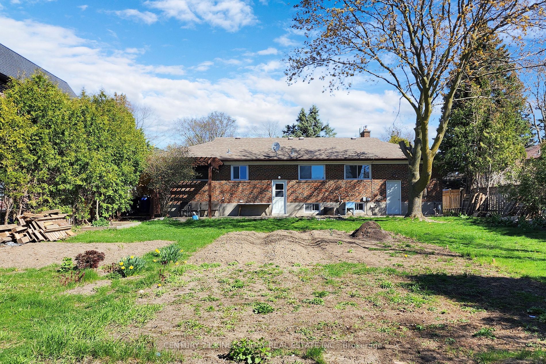 4 Honeybourne Cres