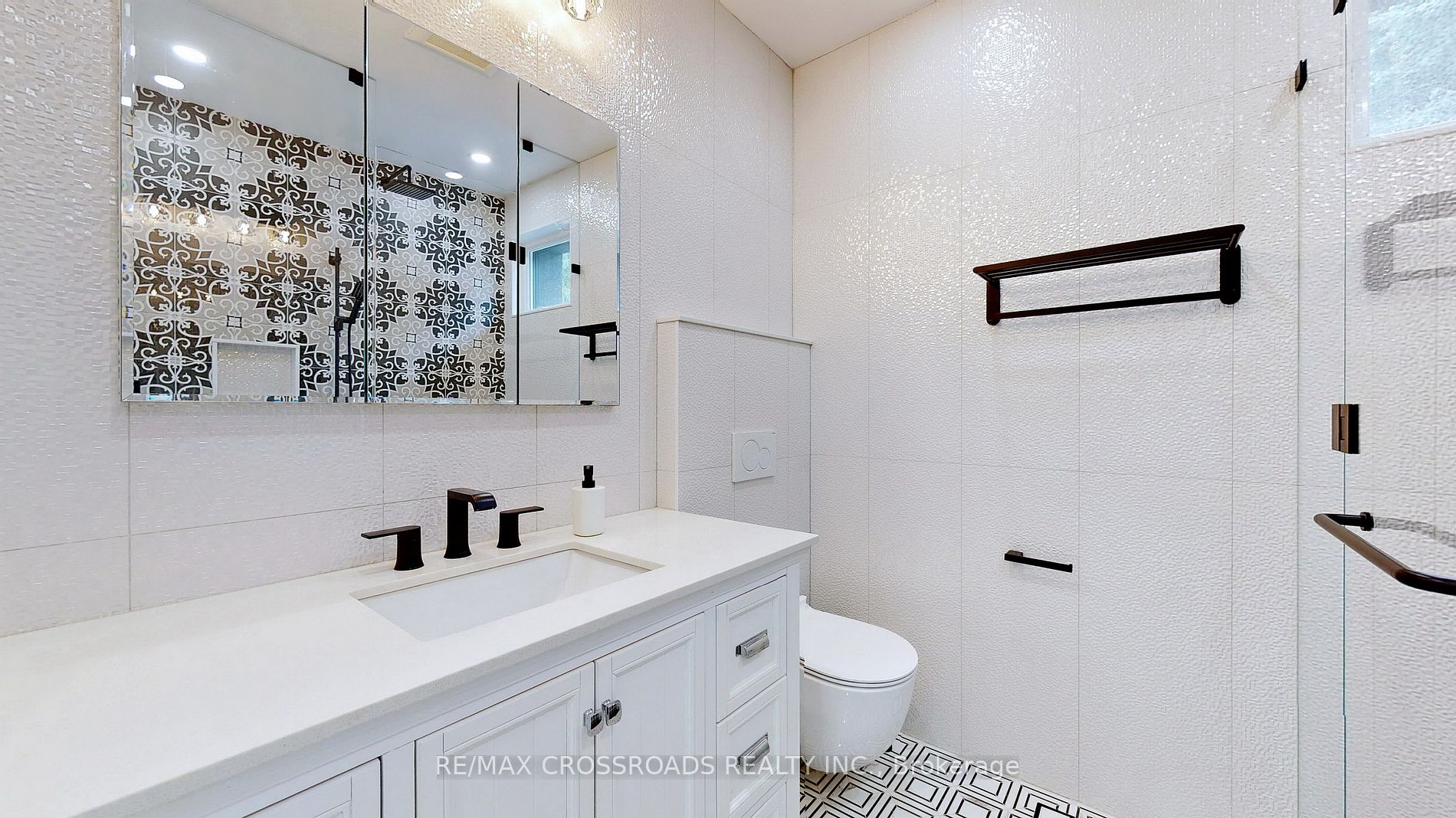 111 Evahill Cres