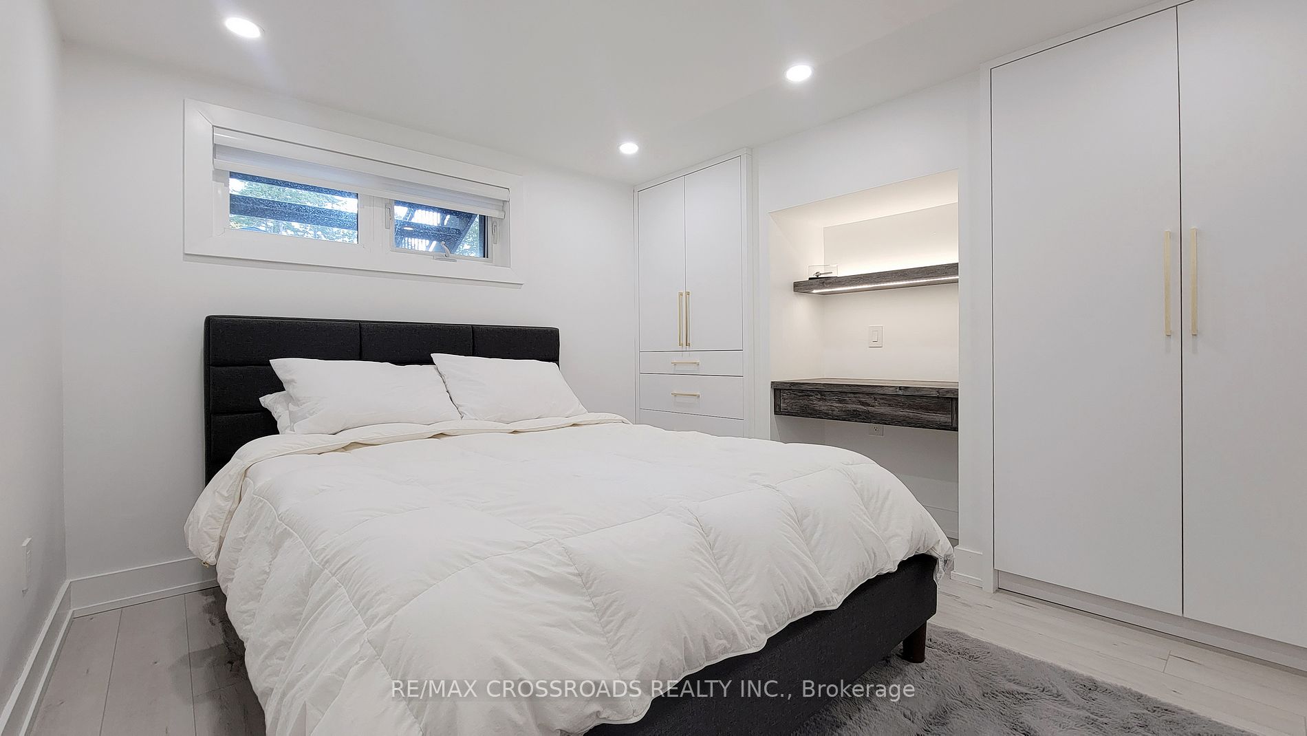 111 Evahill Cres