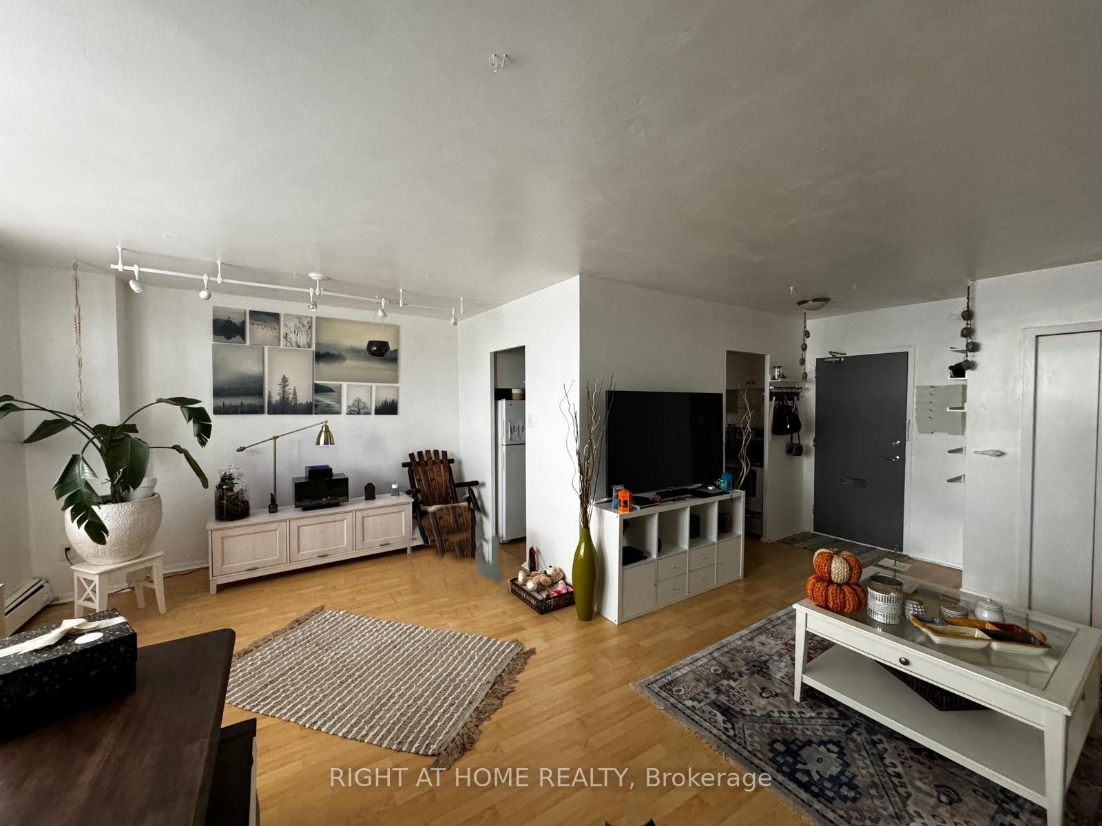 67 Richmond Street, #507