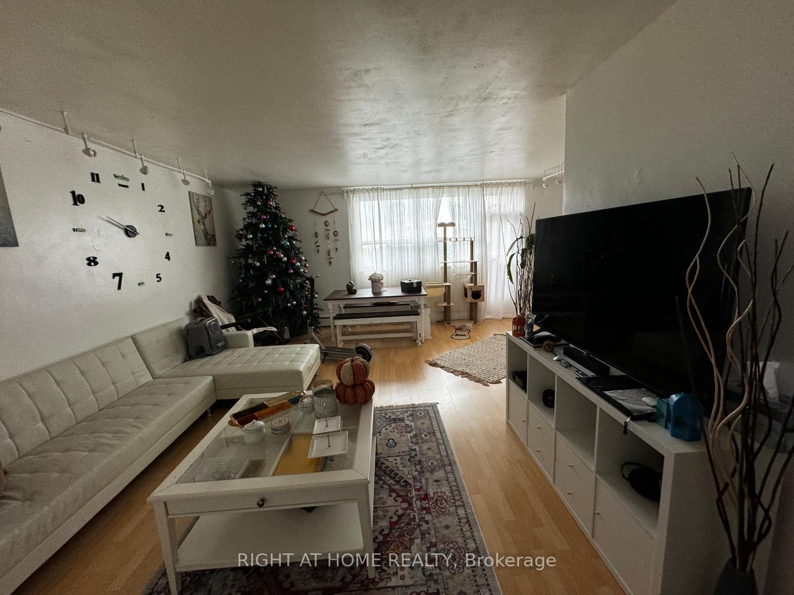 67 Richmond Street, #507