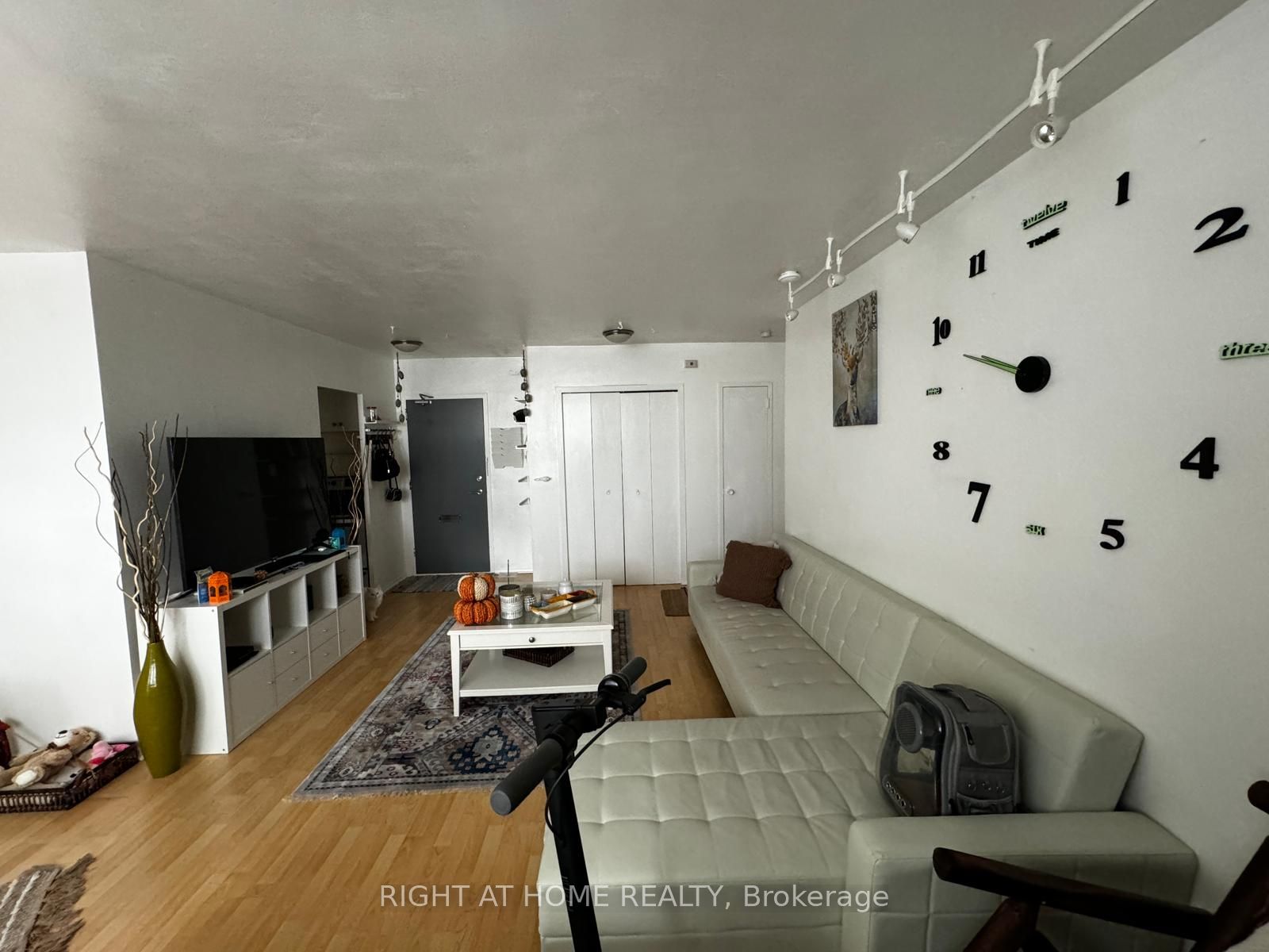 67 Richmond Street, #507