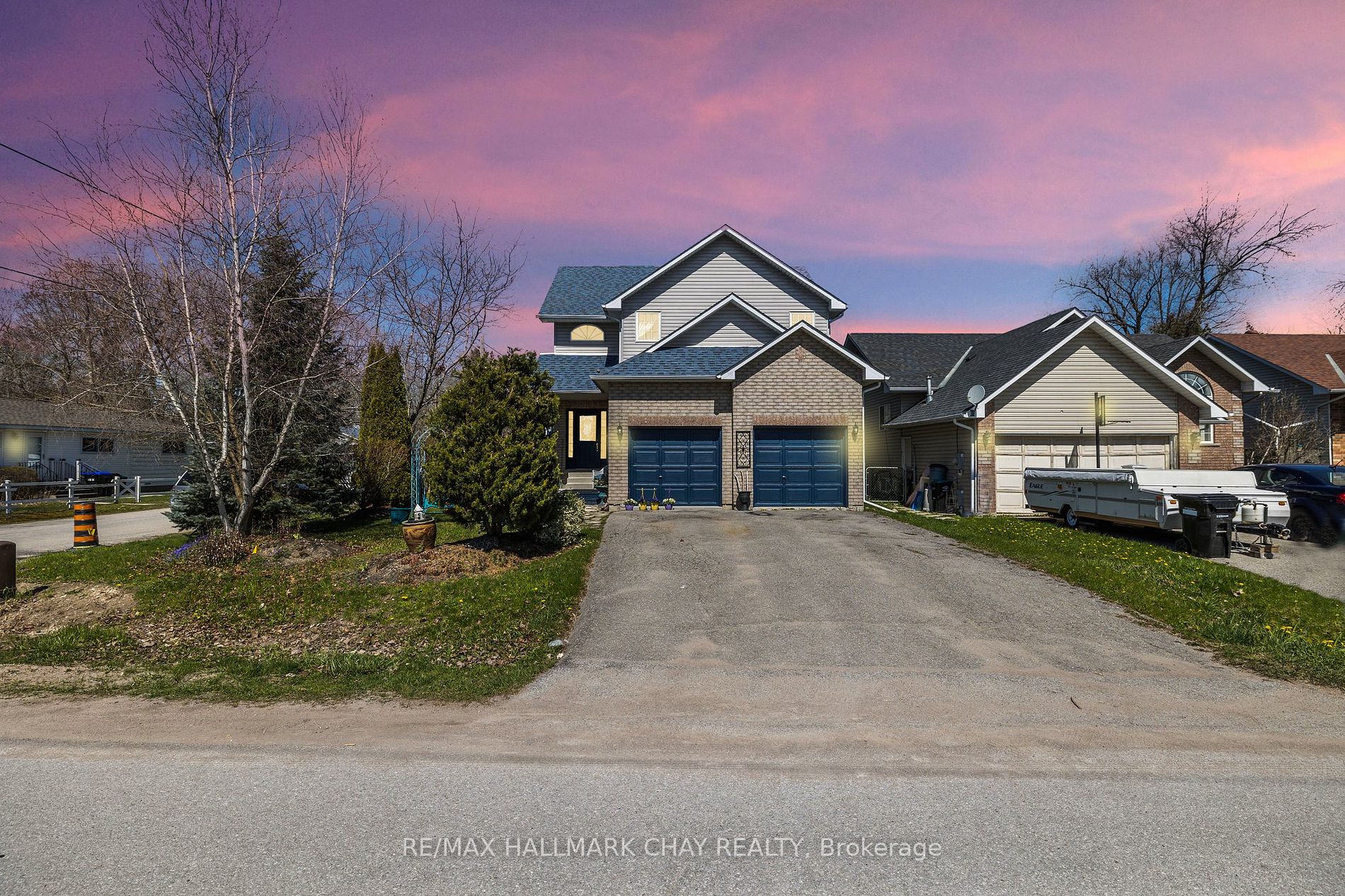 684 Lakelands Avenue