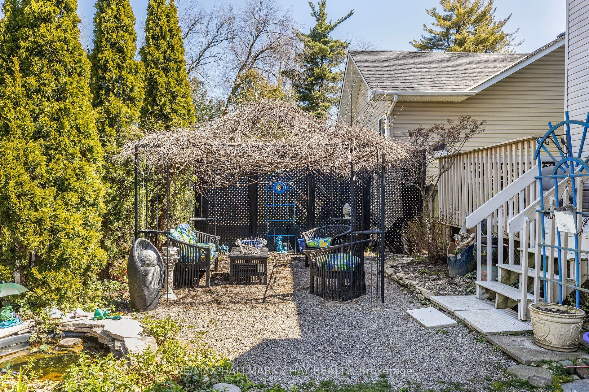 684 Lakelands Avenue