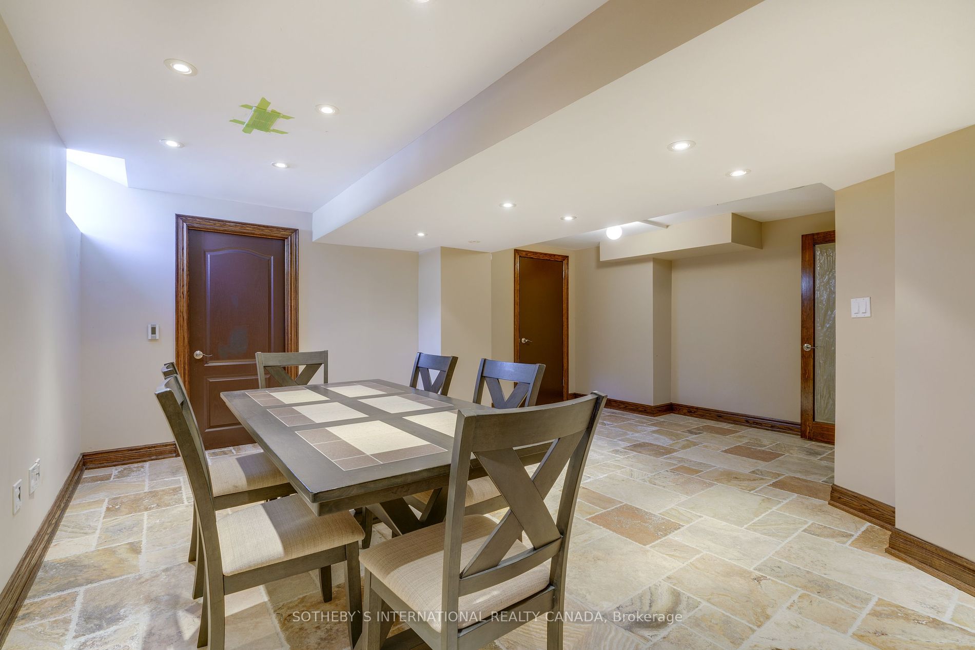 186 Weaver Crt