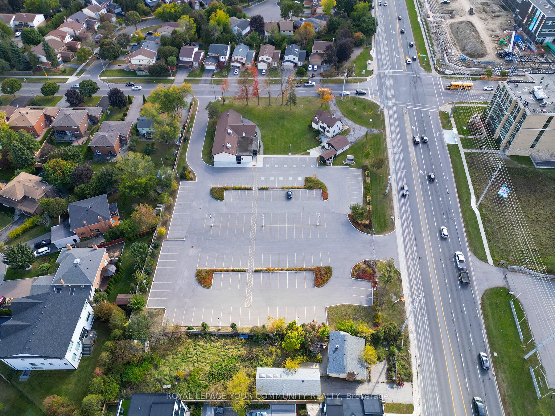 9593 Bathurst Street